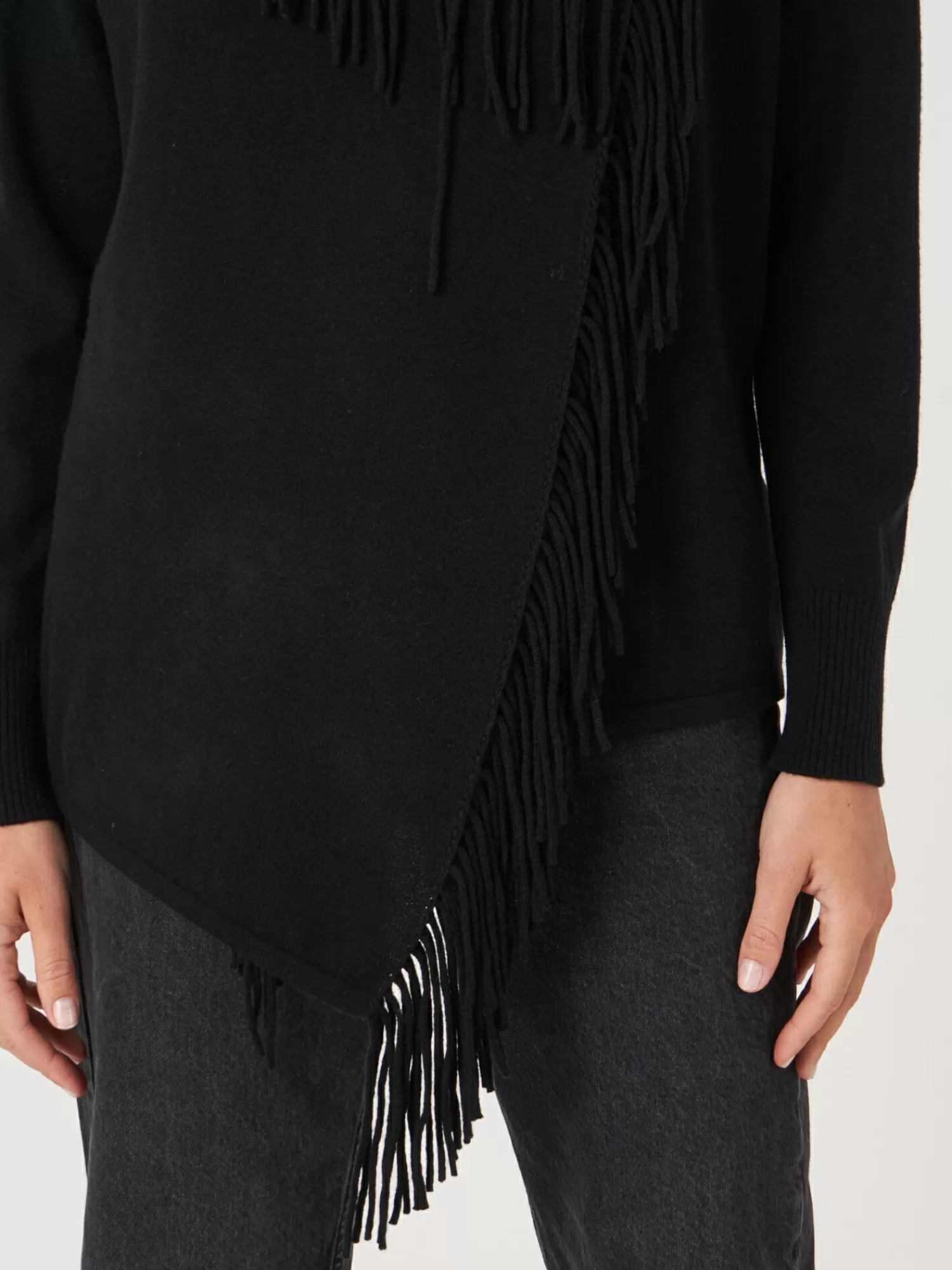Découvrez la veste femme asymétrique : élégance frangée en mélange cachemire - pièce unique pour votre garde-robe