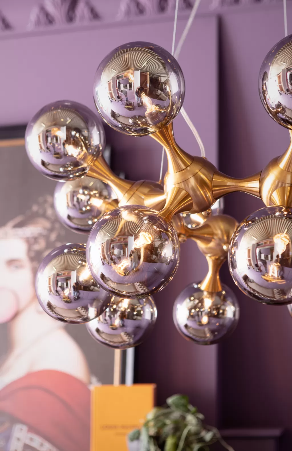 Lustre suspendu Atomic Sphères par KARE Design - Suspension contemporaine en laiton poli, diamètre 74 cm