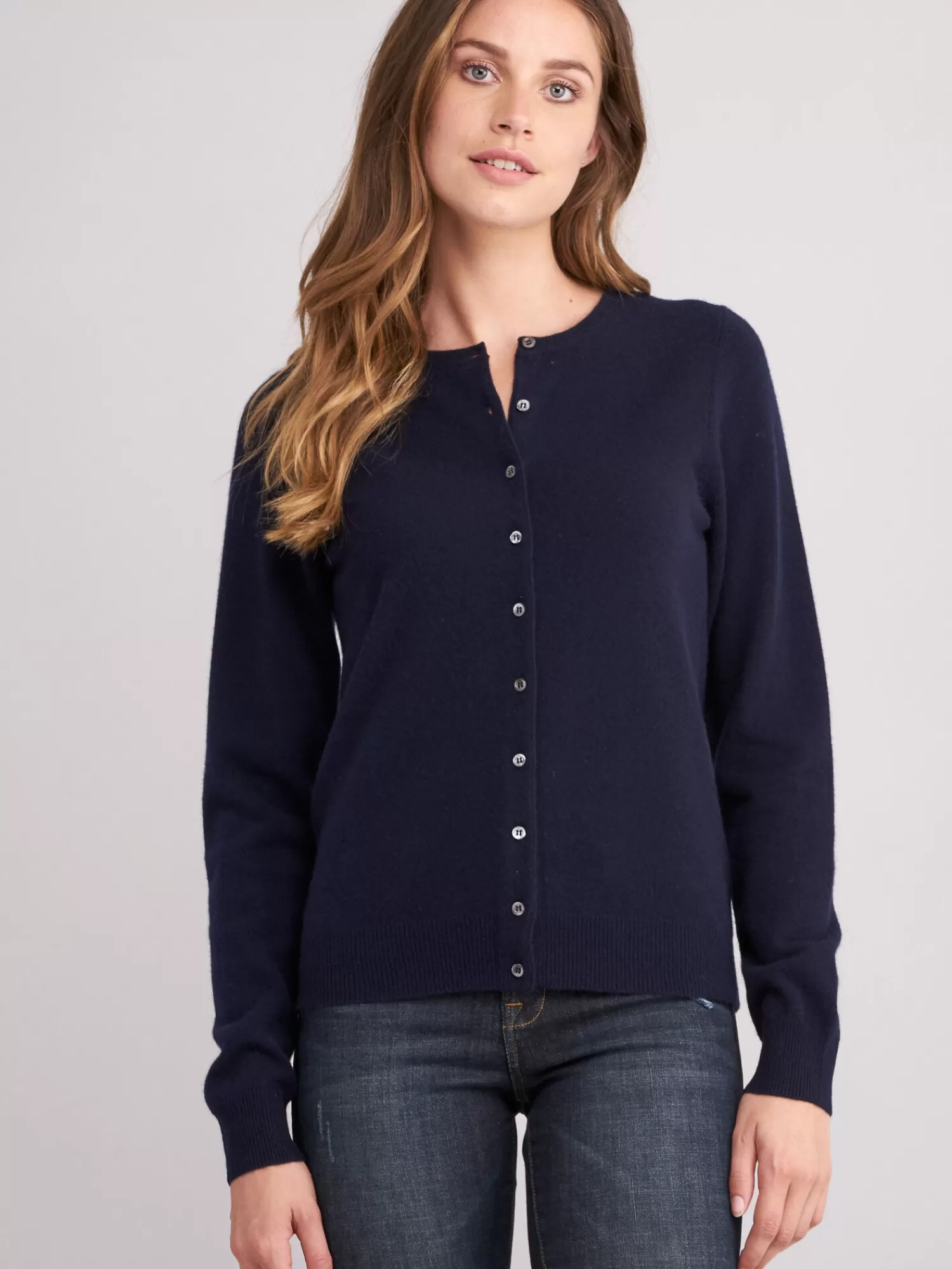 Cardigan Femme en Cachemire Léger - Col Rond Classique pour Tenue Élégante 

（：，