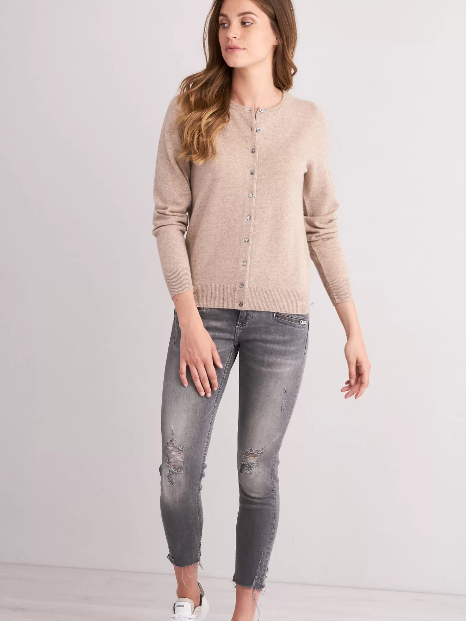 Cardigan Femme en Cachemire Doux – Col Arrondi Léger | Modèle Élégant et Confortable en Promo