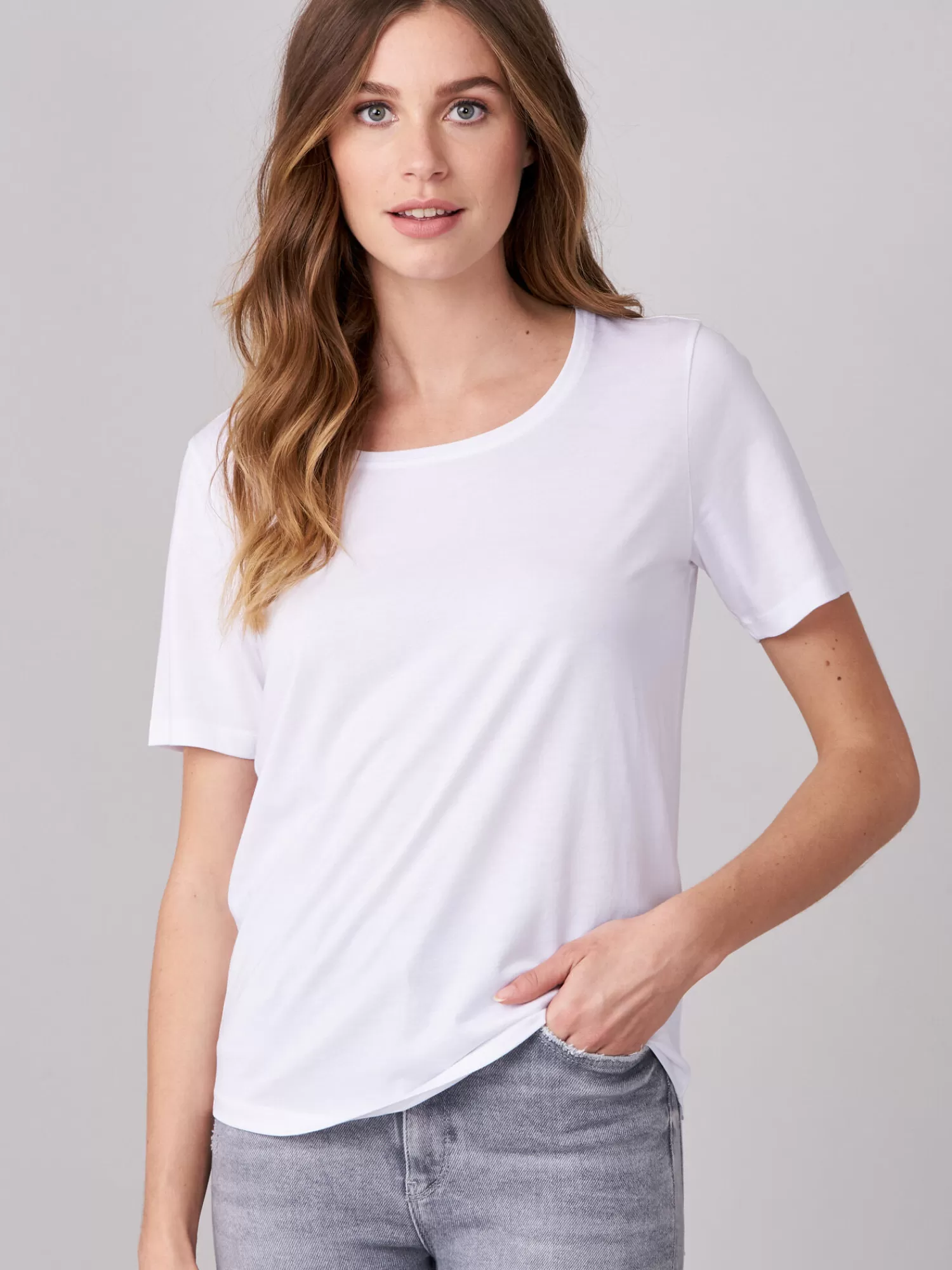T-Shirt Femme Élégant en Coton Souple - Haut Décontracté Intemporel pour Tenue Quotidienne