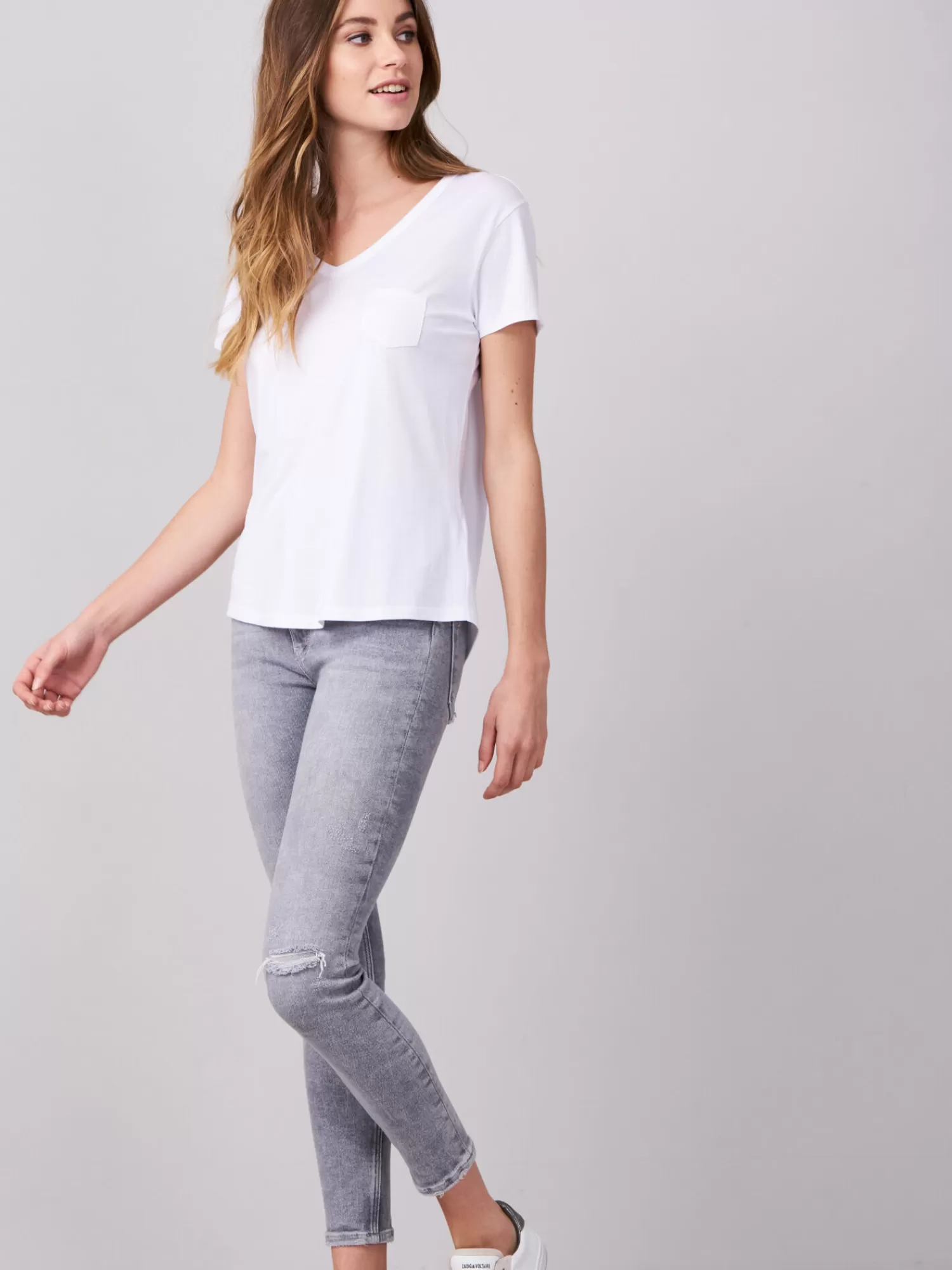 T-Shirt Femme Décolleté en V avec Poche Poitrine Pratique - Haut Basique Confortable en Promotion