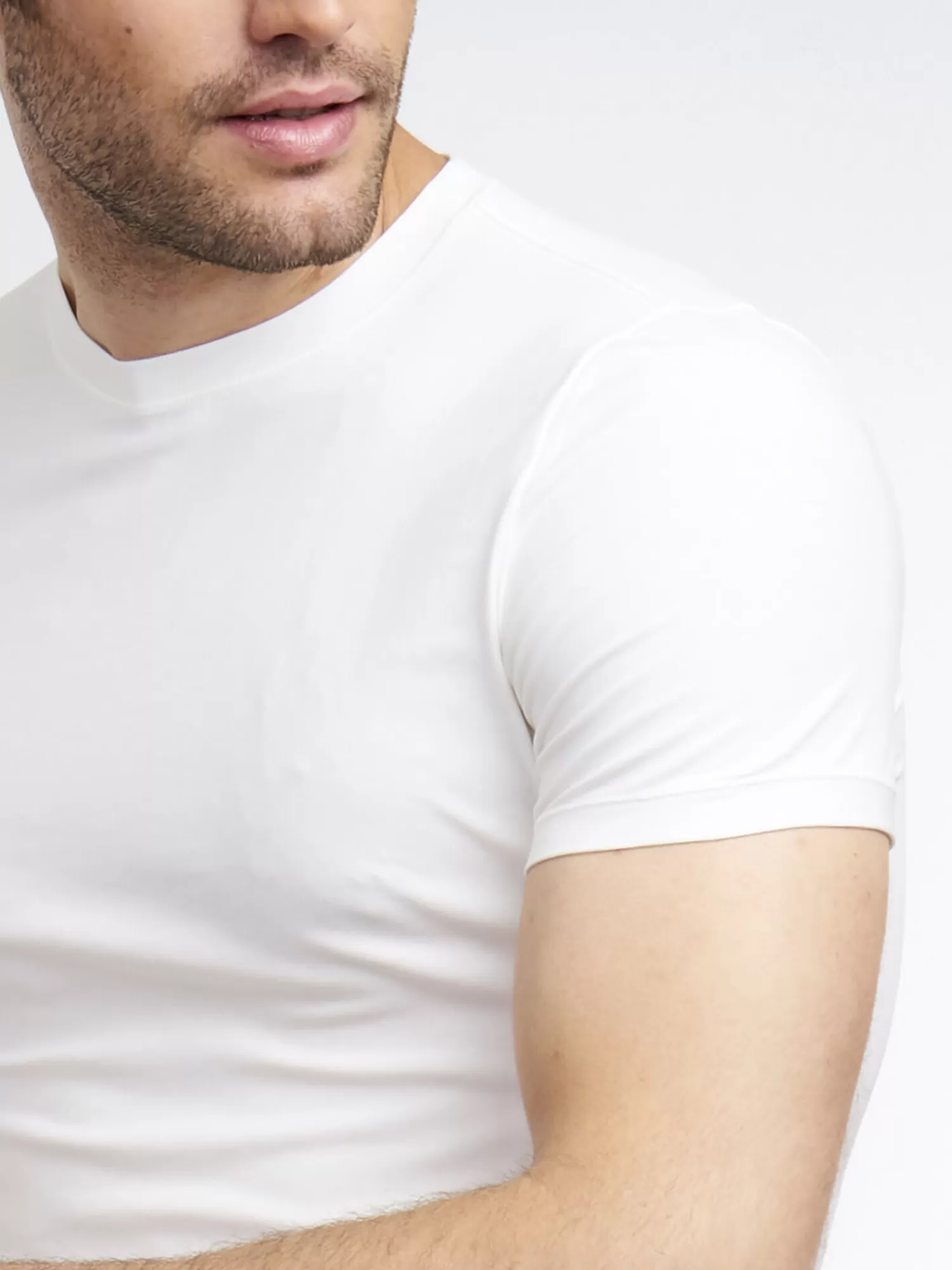 T-Shirt Homme Basique en Promotion - Confort Essentiel & Qualité Durable