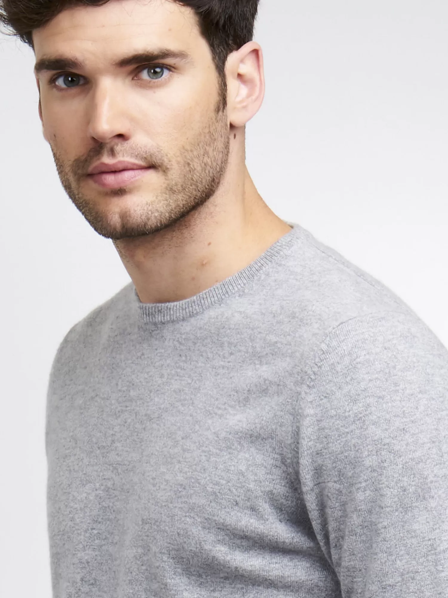 Pull Homme Confortable à Encolure Ronde - Modèle Basique Détendu