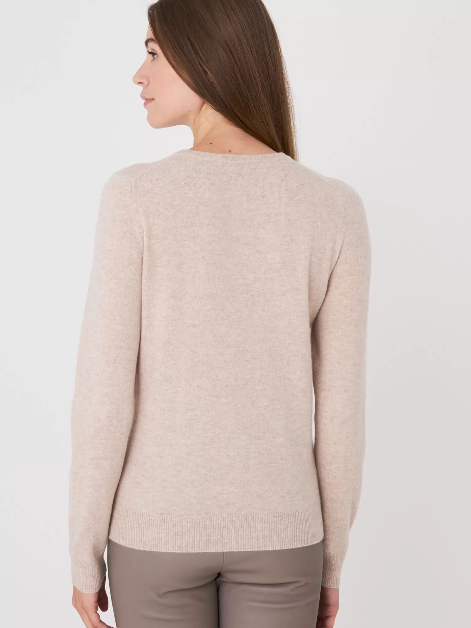 Découvrez notre gilet féminin en cachemire bio à col rond - Élégance intemporelle et confort douillet  

Gilet Femme en Cachemire Biologique - Col Rond et Design Minimaliste | Confort Léger et Style Polyvalent  

Collection en ligne : Gilet Détente en Cachemire Naturel pour Femme - Coupe Ronde et Toucher Soyeux  

Élégance Organique : Gilet Femme Col Arrondi en Laine Cachemire - Pièce Basique pour Tenues Raffinées  

Gilet Feminin en Fibres Bio - Cachemire Doux avec Encolure Ronde | Idéal pour Associer au Quotidien
