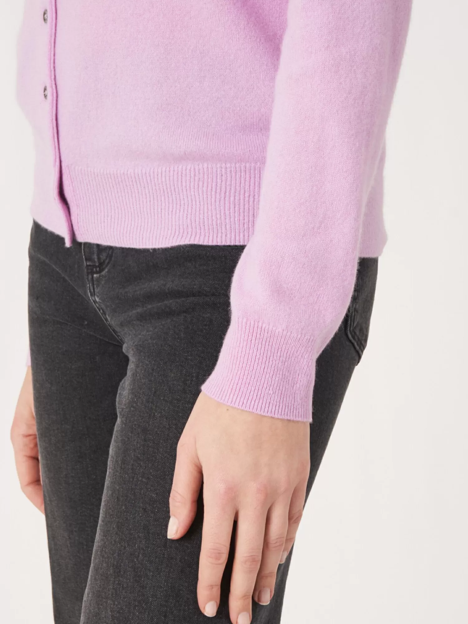 Dos Nu Élégant en Cachemire Bio - Gilet Femme à Encolure Arrondie pour Confort Luxueux