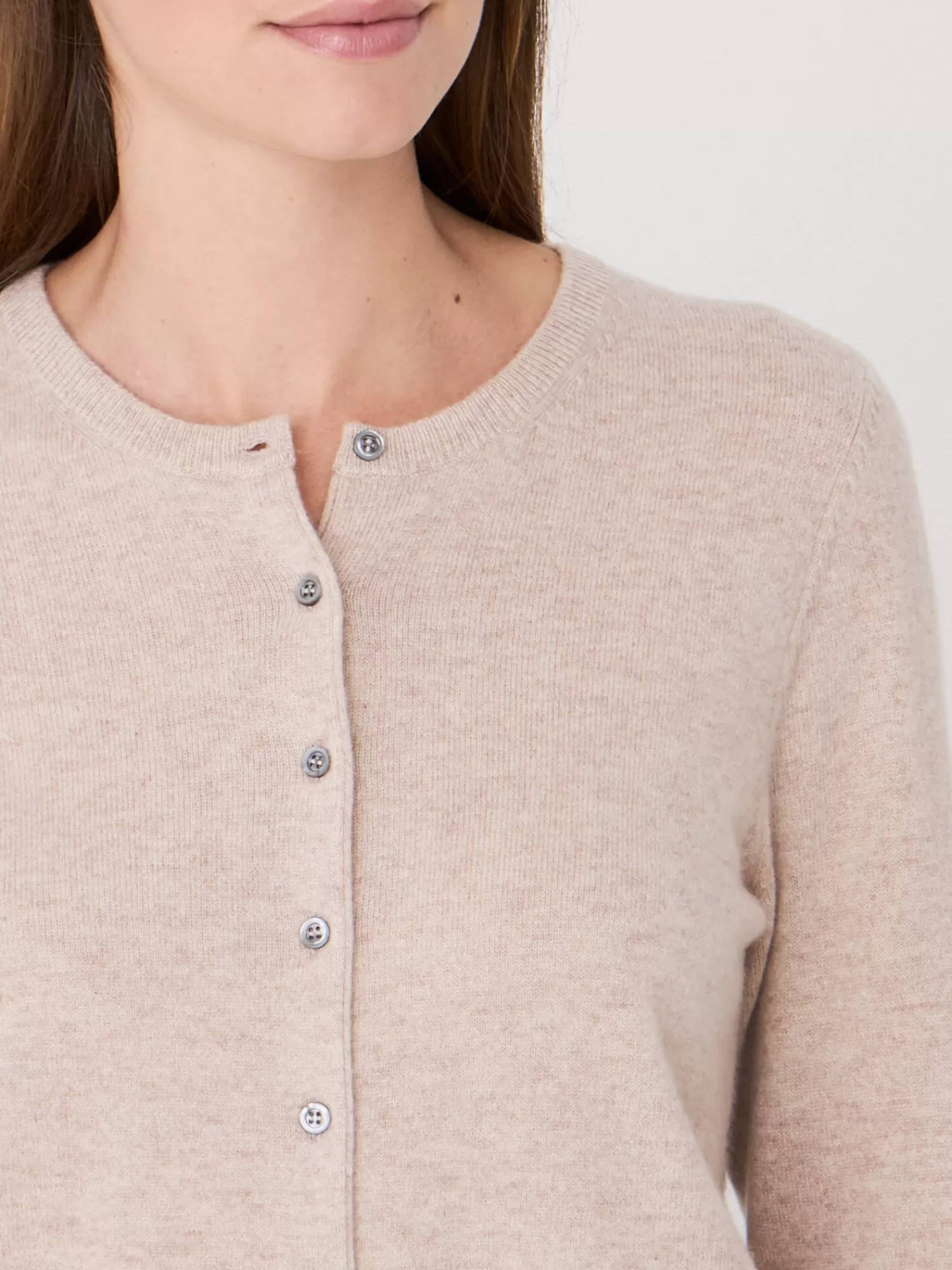 Découvrez notre gilet féminin en cachemire bio à col rond - Élégance intemporelle et confort douillet  

Gilet Femme en Cachemire Biologique - Col Rond et Design Minimaliste | Confort Léger et Style Polyvalent  

Collection en ligne : Gilet Détente en Cachemire Naturel pour Femme - Coupe Ronde et Toucher Soyeux  

Élégance Organique : Gilet Femme Col Arrondi en Laine Cachemire - Pièce Basique pour Tenues Raffinées  

Gilet Feminin en Fibres Bio - Cachemire Doux avec Encolure Ronde | Idéal pour Associer au Quotidien