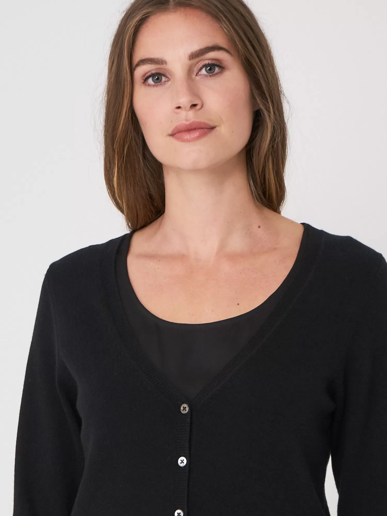 Veste Femme en Cachemire Bio à Col V – Élégance Minimaliste & Confort Authentique