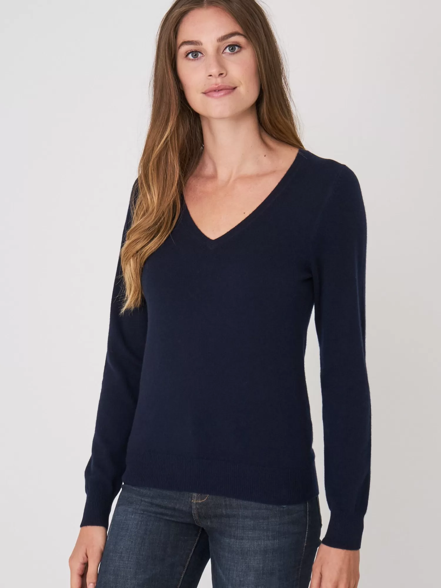 Pull en Cachemire Bio Doux à Col V - Élégant Sweater Femme Confy - Collection Essentials by Store Basic