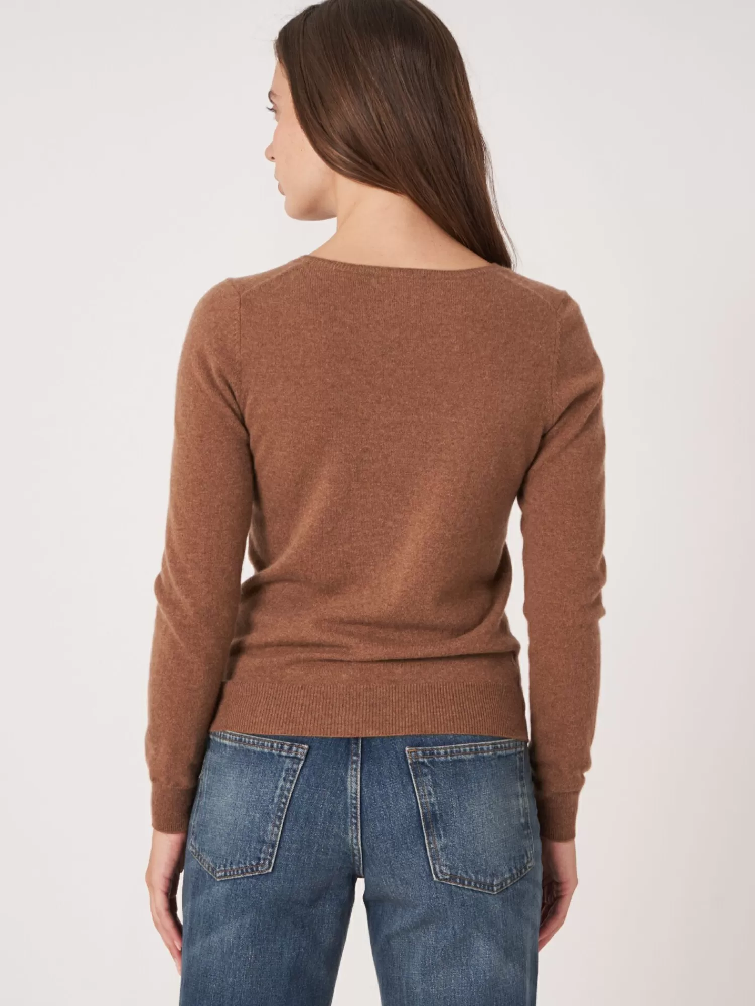 Pull Femme en Cachemire Bio Col en V - Élégance Intemporelle et Confort Doux