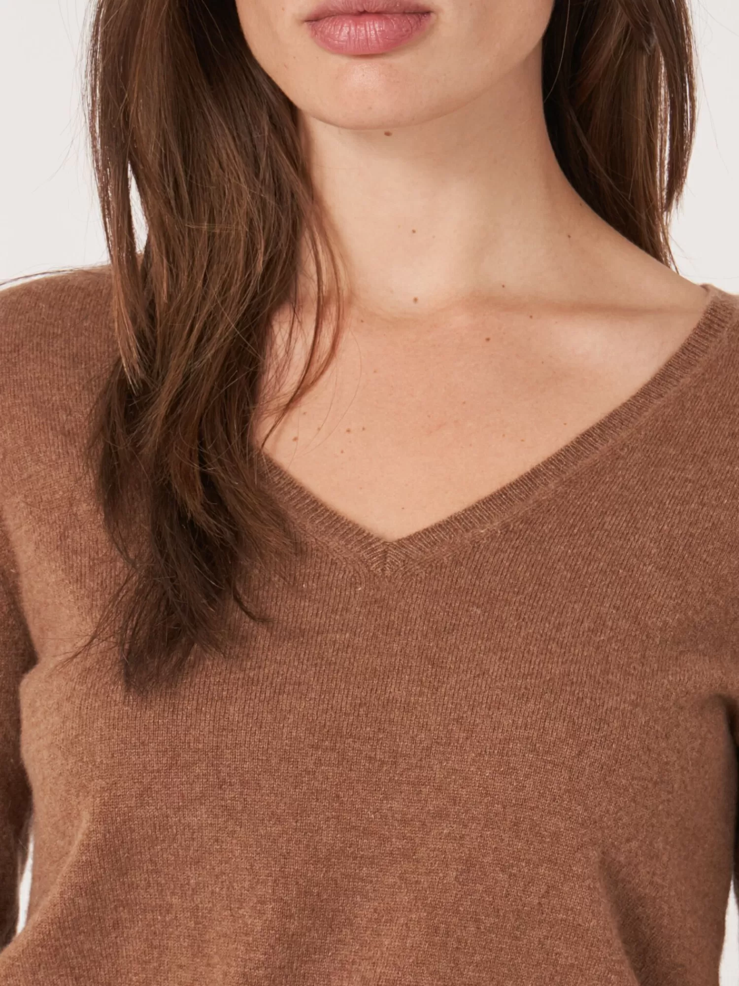 Pull Femme en Cachemire Bio Col en V - Élégance Intemporelle et Confort Doux