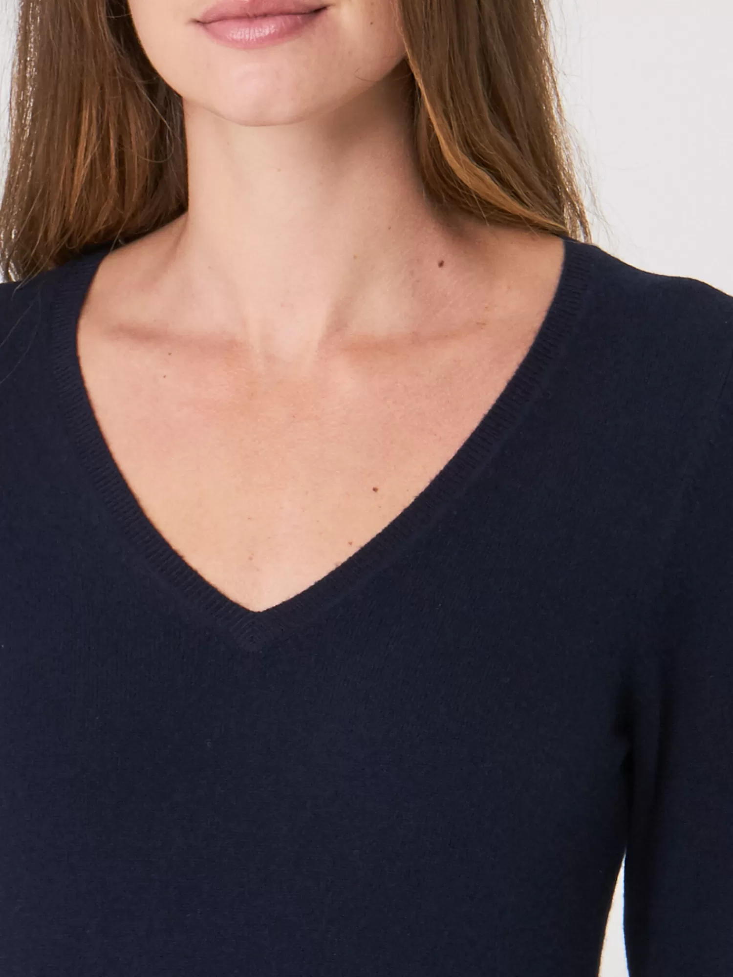 Pull en Cachemire Bio Doux à Col V - Élégant Sweater Femme Confy - Collection Essentials by Store Basic