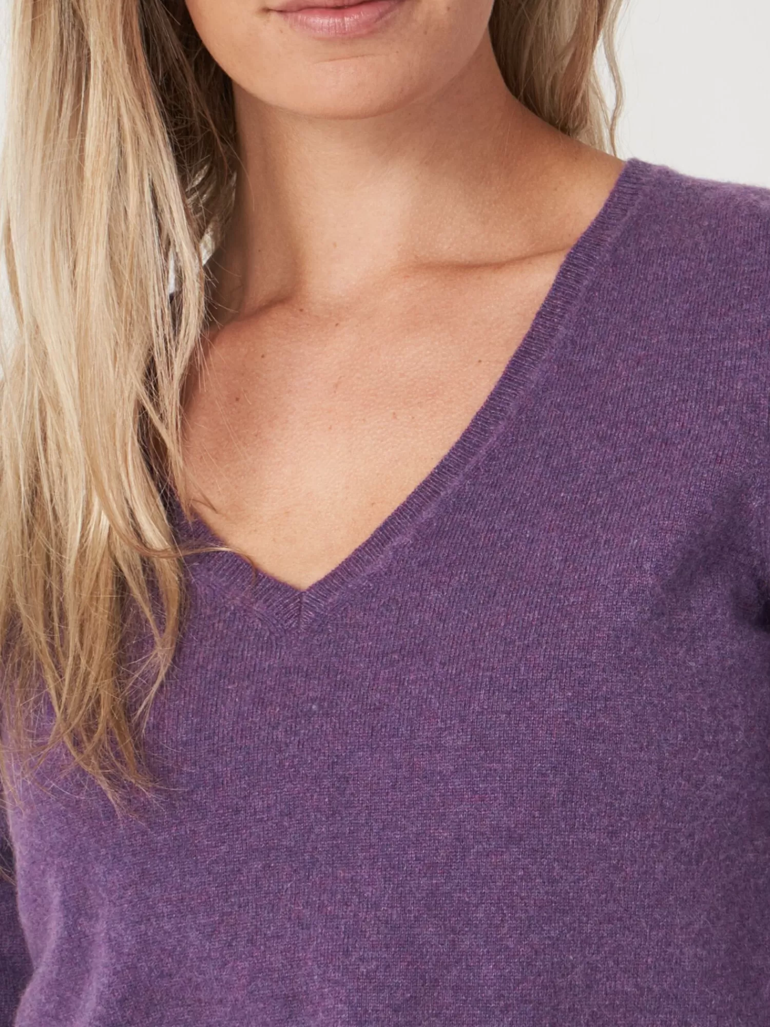 Pull Femme en Cachemire Bio Col en V - Essentiel Doux et Confortable