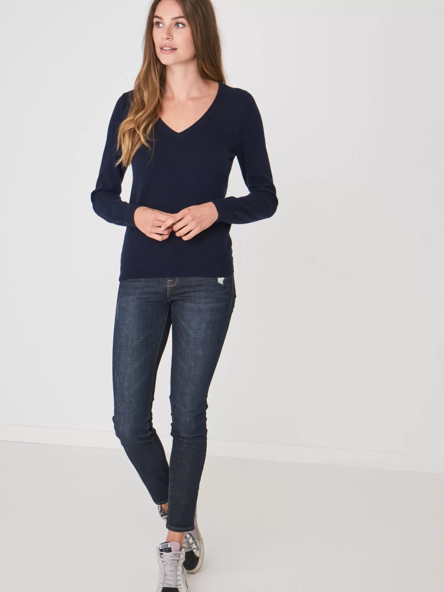 Pull en Cachemire Bio Doux à Col V - Élégant Sweater Femme Confy - Collection Essentials by Store Basic