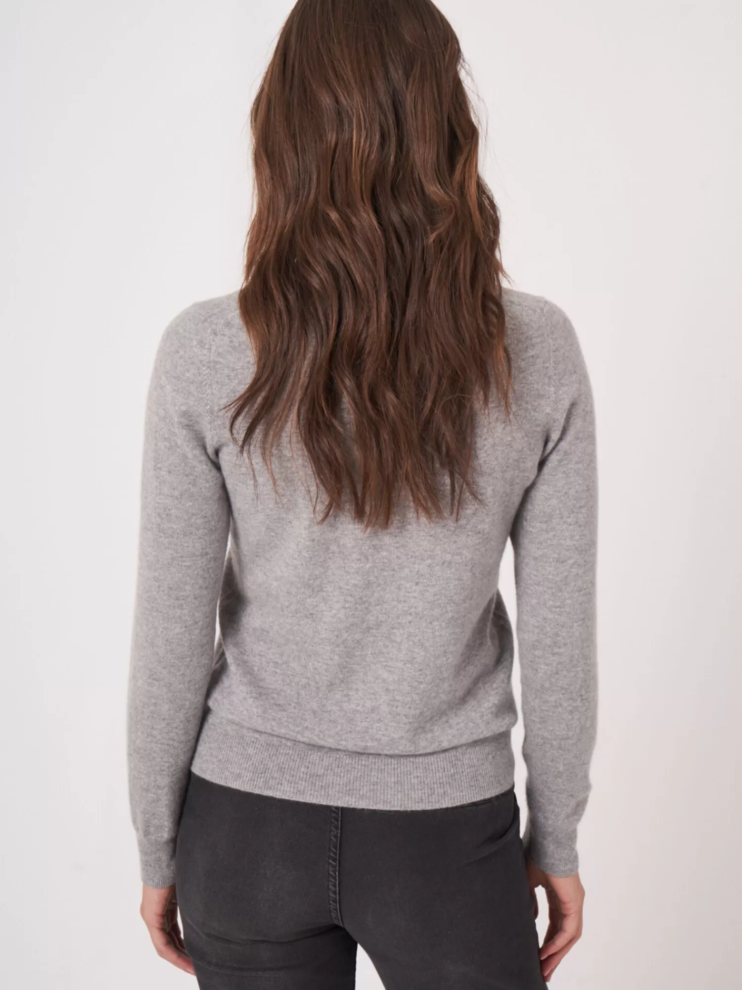 Pull Femme Basique à Col Arrondi - Confortable et Élégant pour un Look Quotidien