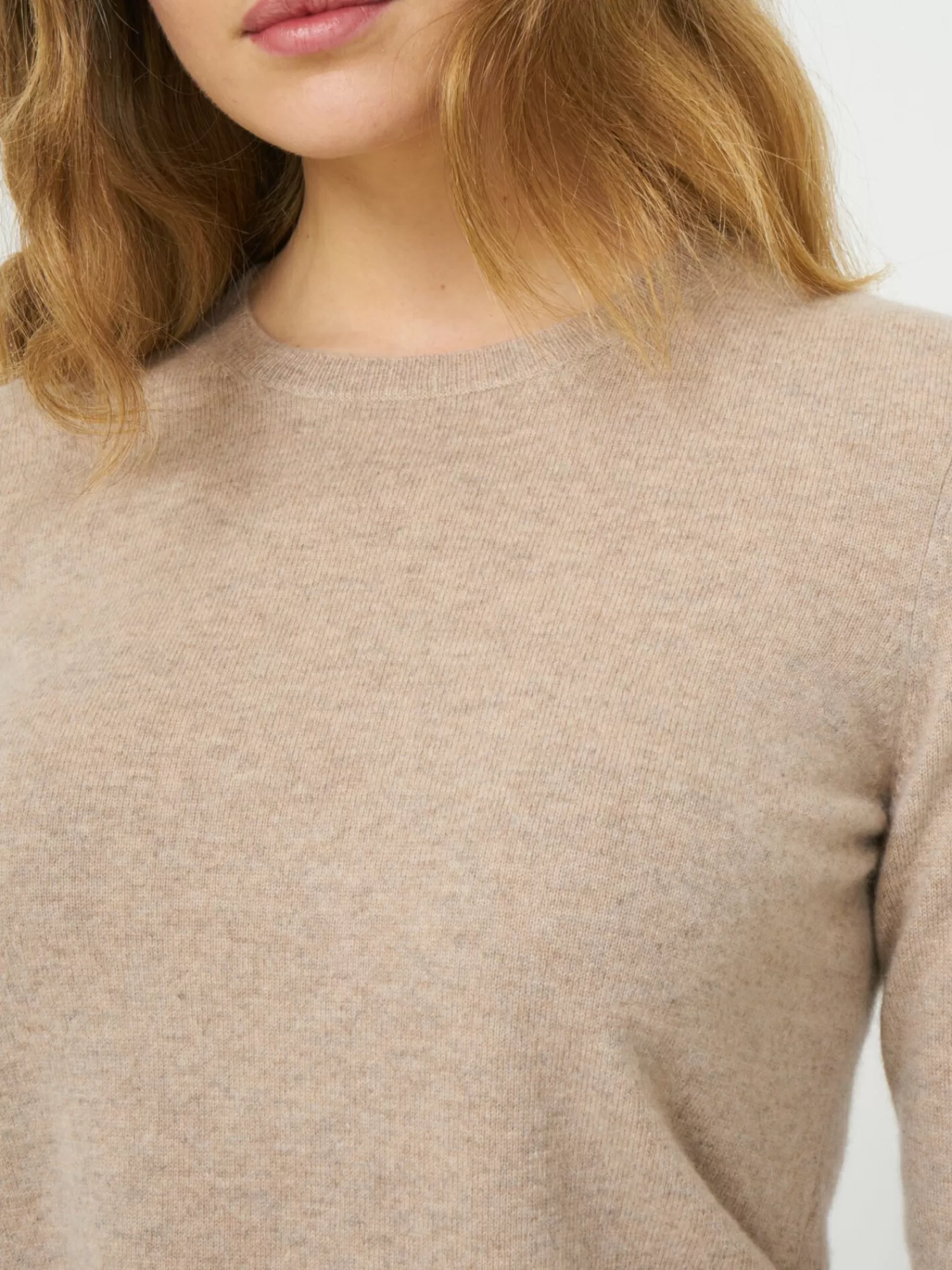 Soldes Éclair : Pull Femme Col Rond - Modèle Essentiel Intemporel