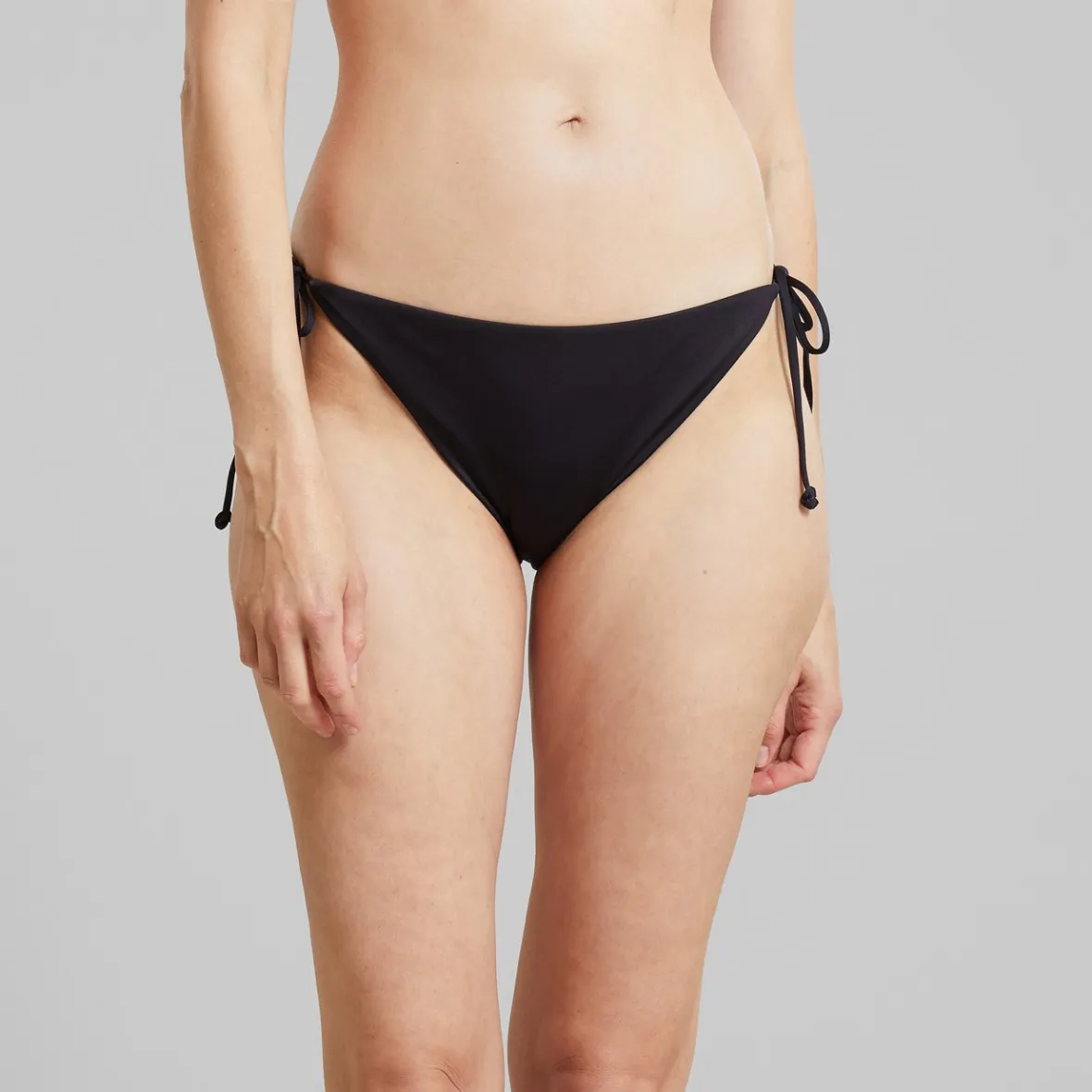 Maillots de bain femme Gopa noir - Modèle bas de bikini en promotion éclair ✨ | Stock limité à prix cassés