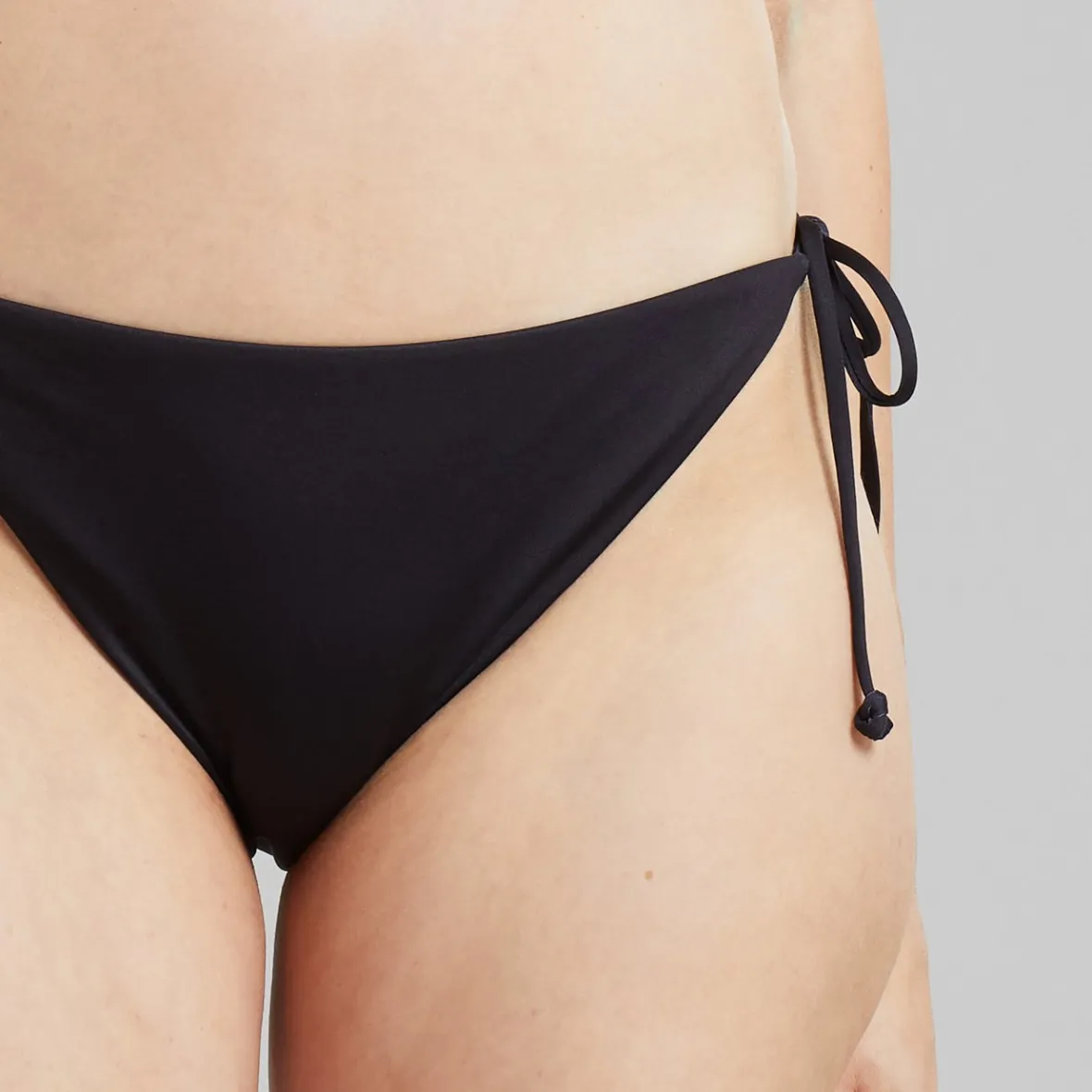 Maillots de bain femme Gopa noir - Modèle bas de bikini en promotion éclair ✨ | Stock limité à prix cassés