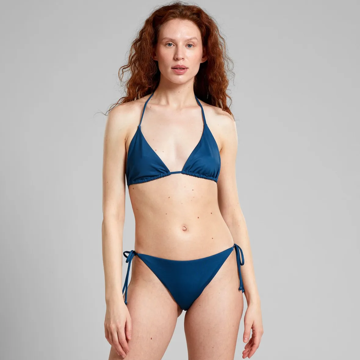 Maillot de bain féminin bleu Majolica - Bas de bikini Gopa été 2024 à prix doux