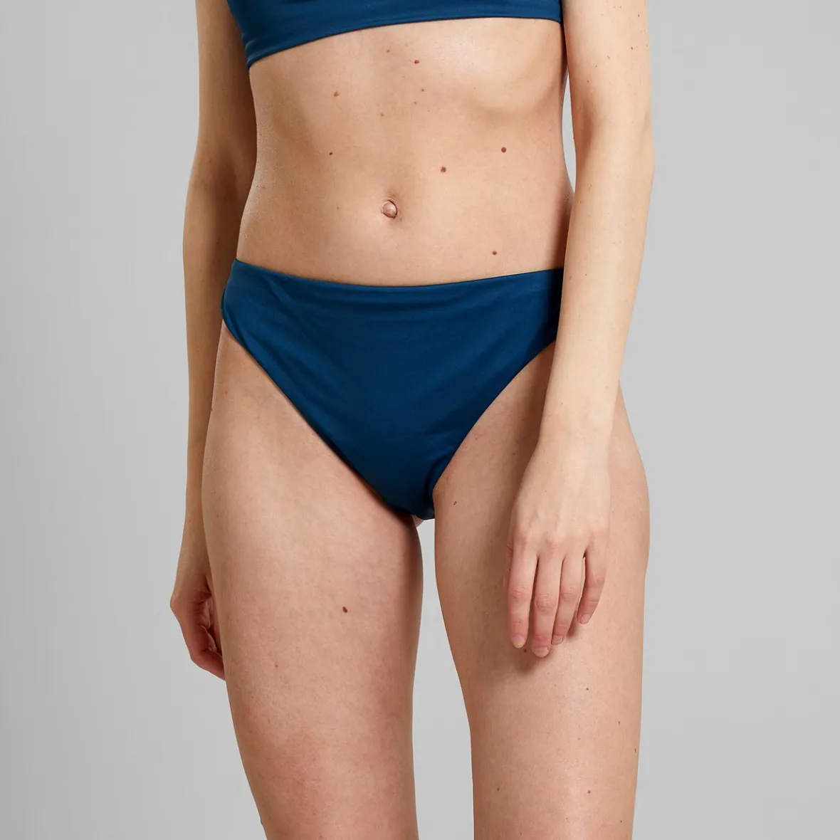 Maillot de bain féminin bas de bikini Bleu Majolique - Collection Sanda en promotion été