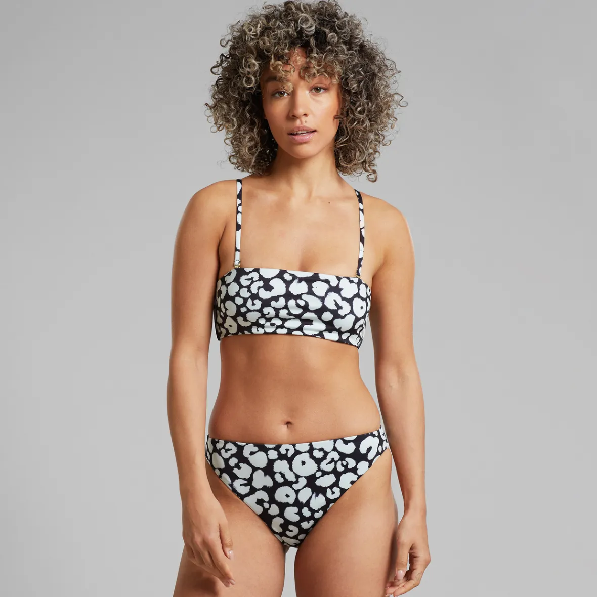 Maillot de Bain Femme Élégant | Bas de Bikini Noir Imprimé Léopard | Modèle Sanda Tendance | Offre Spéciale Été