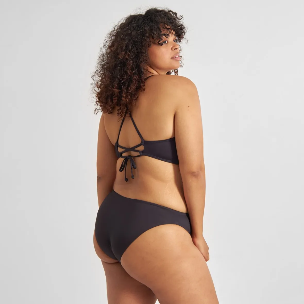 Haut de bikini Orust noir - Maillot de bain féminin élégant pour l'été