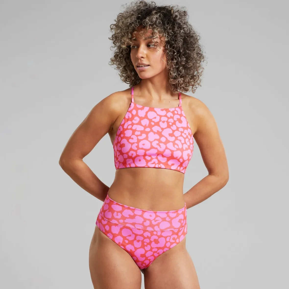 Maillot de Bikini Femme Édition Limitée - Imprimé Léopard Artistique Rouge Passion - Collection Élégance Plage Orust