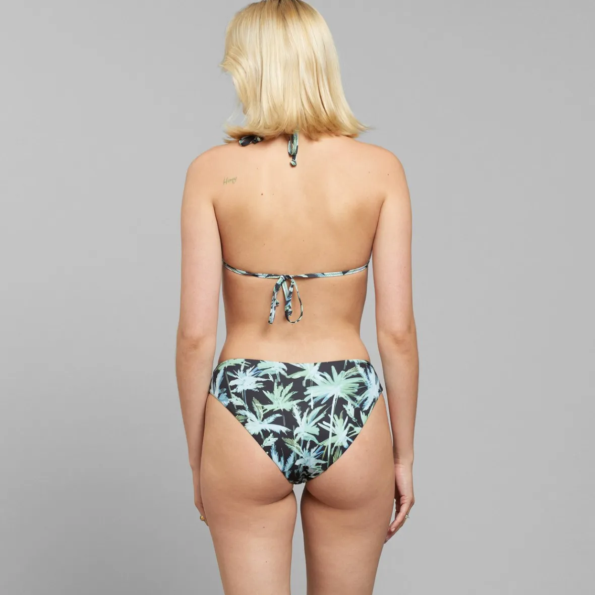 Haut de bikini Sandnes à motifs palmiers artisanaux - Noir pour femme | Promotion été en déstockage exclusif