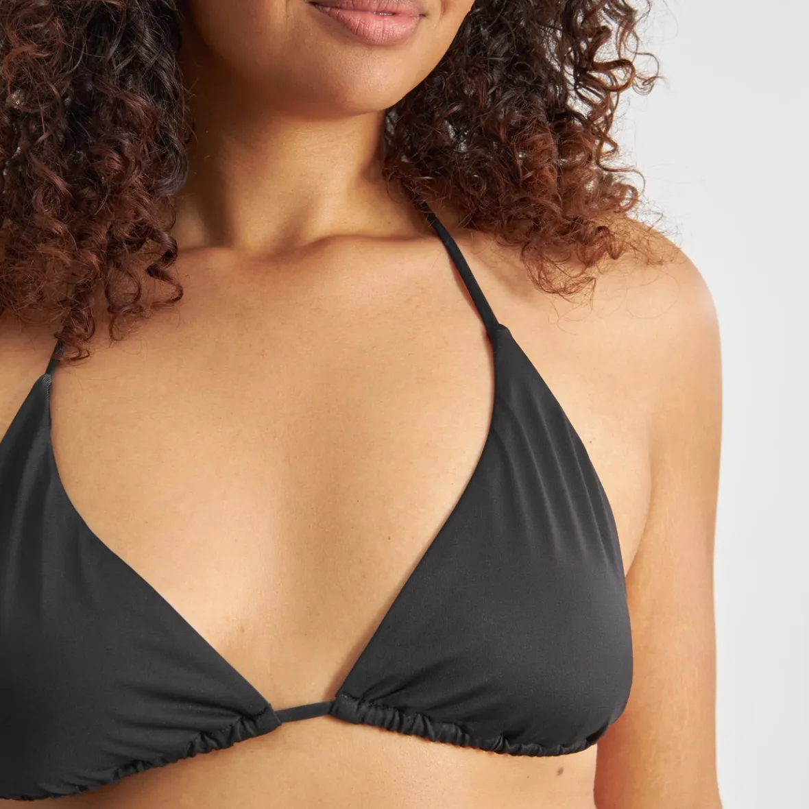Élégant Top de Bikini Noir Yxlan - Promotion Éclair sur les Maillots Femme