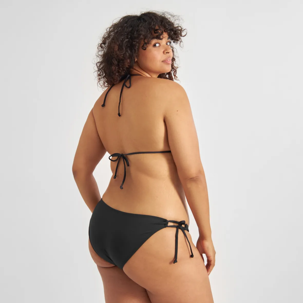 Élégant Top de Bikini Noir Yxlan - Promotion Éclair sur les Maillots Femme