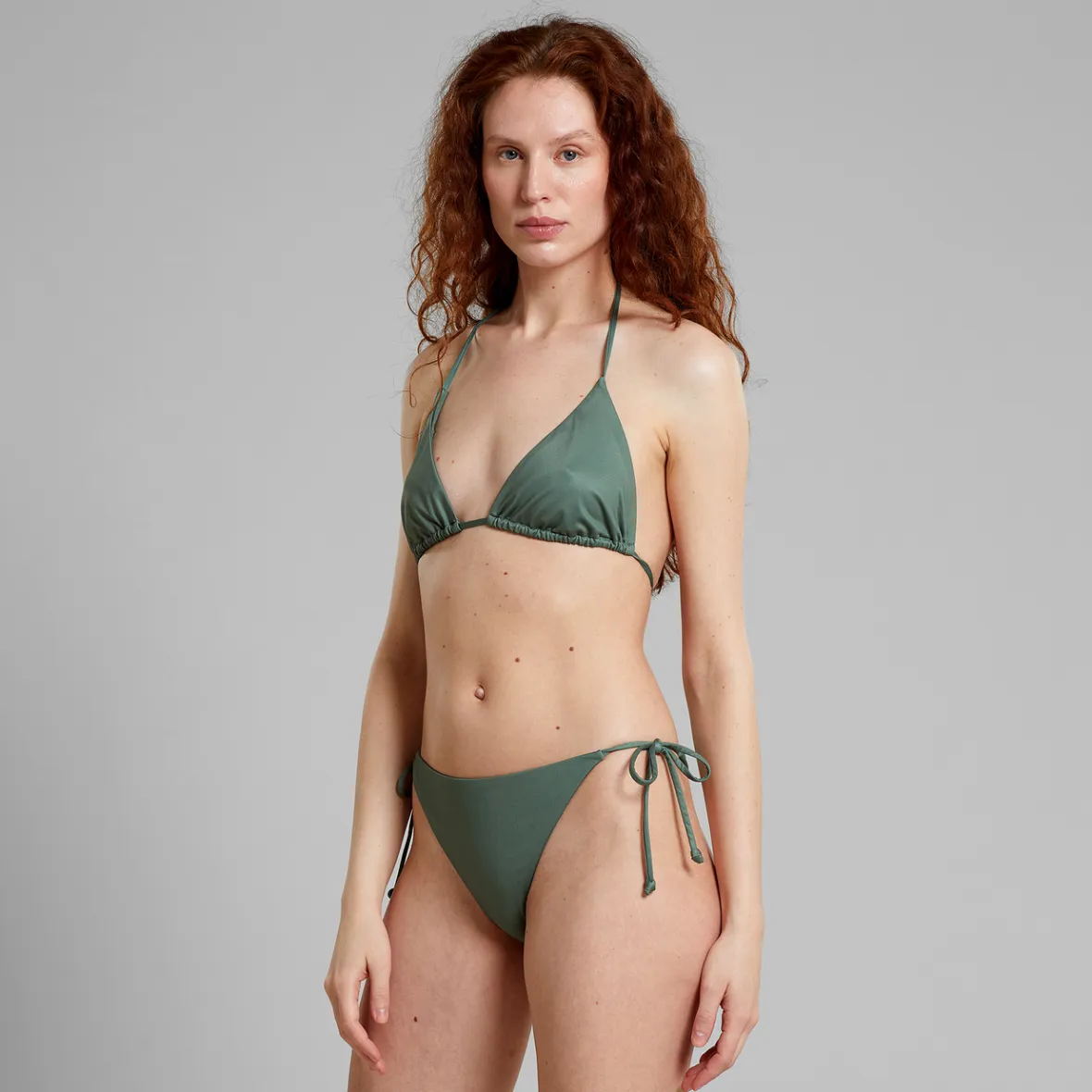 Haut de bikini Yxlan - Nuances végétales pour l'été | Élégance aquatique féminine