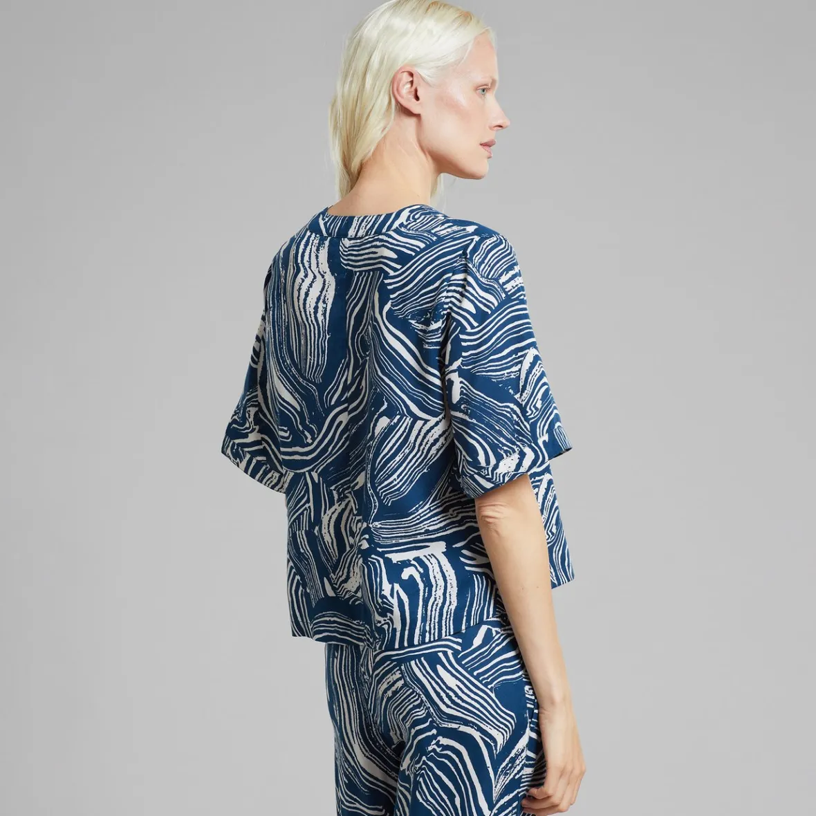 Chemisier Femme Odense - Bleu Nuancé Terre en Promotion Limitée