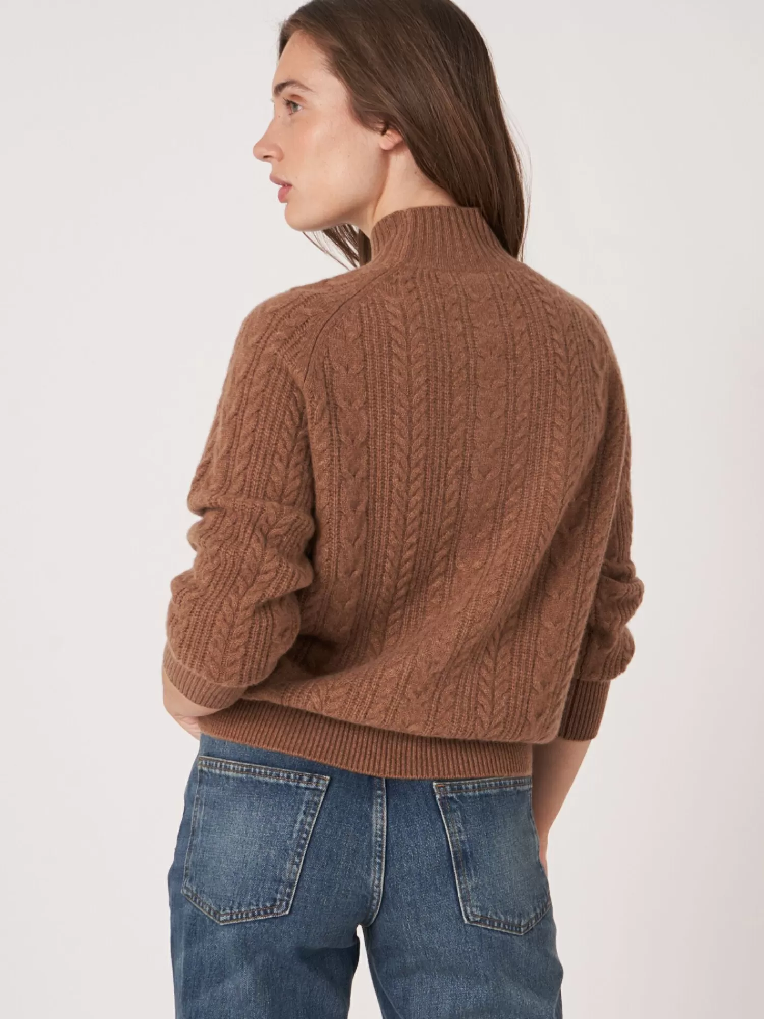 Pull en Cachemire Doux à Motifs Torsadés - Découpe Raglan pour un Style Intemporel - Femme