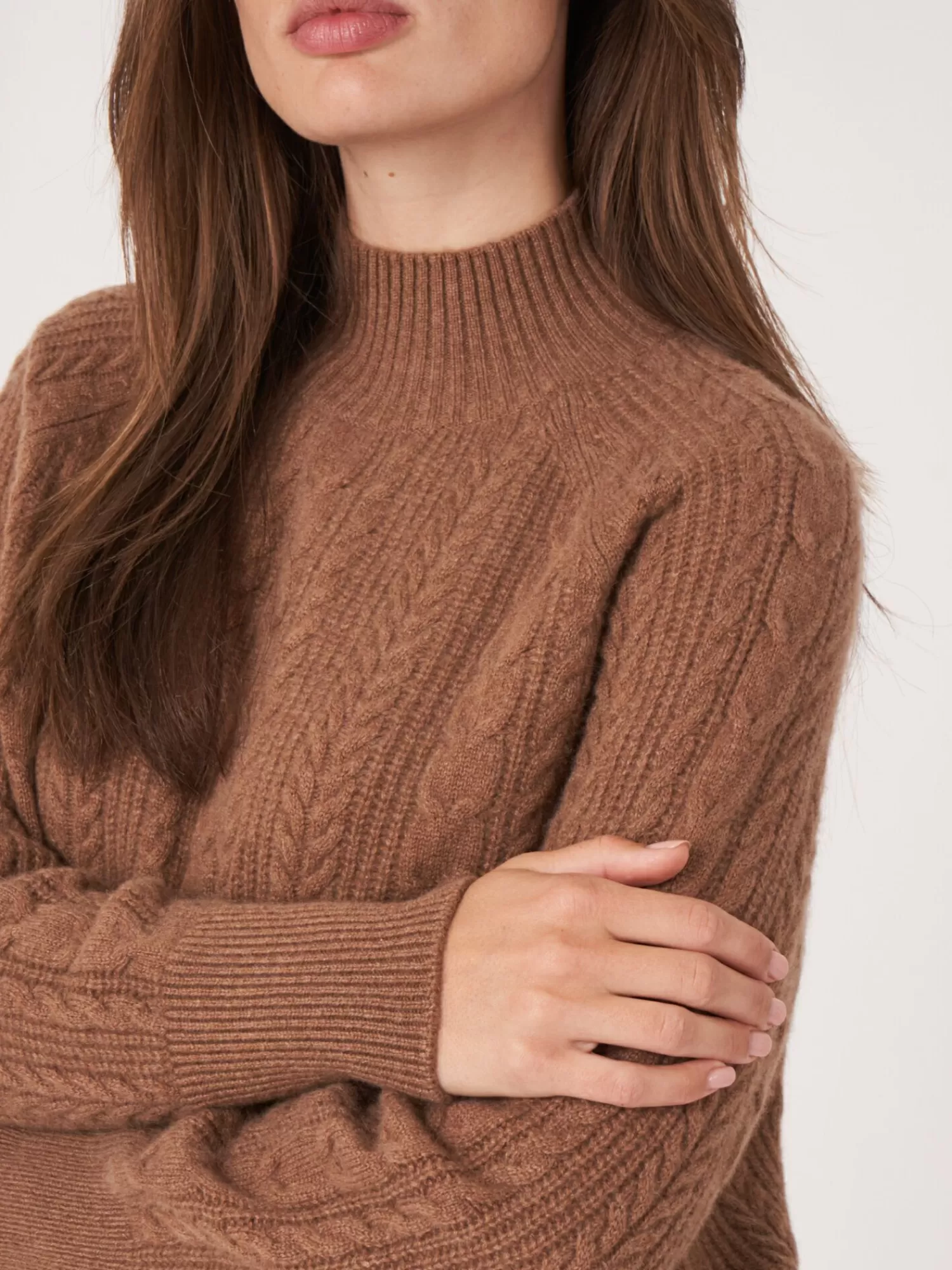 Pull en Cachemire Doux à Motifs Torsadés - Découpe Raglan pour un Style Intemporel - Femme