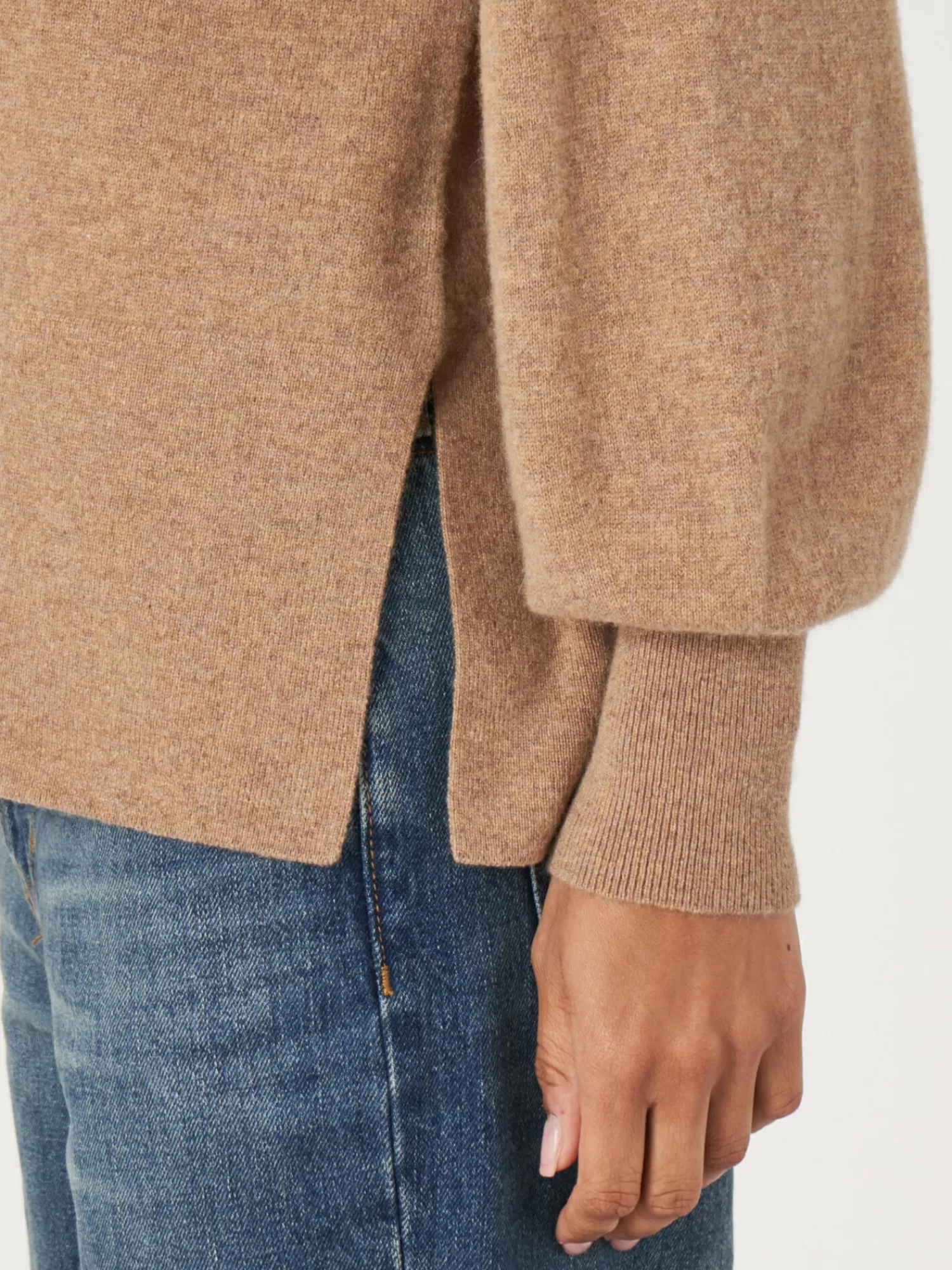 Pull féminin en cachemire doux - Manches raglan avec encolure en côtes hautes et fente latérale - Tendance automne-hiver pour élégance décontractée