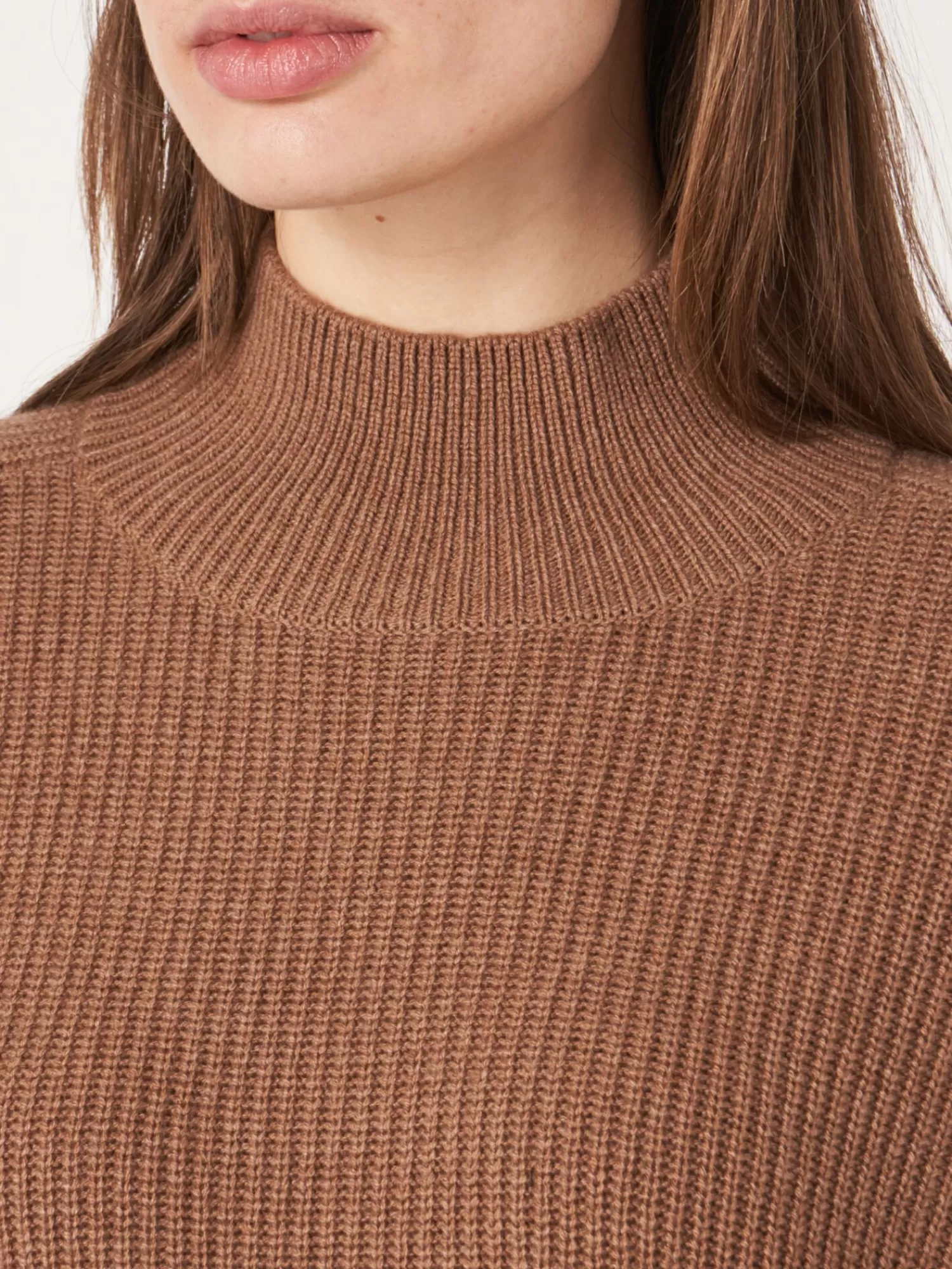 Élégant pull en cachemire pour femme - Col montant avec rayures discrètes | Promotion exclusive
