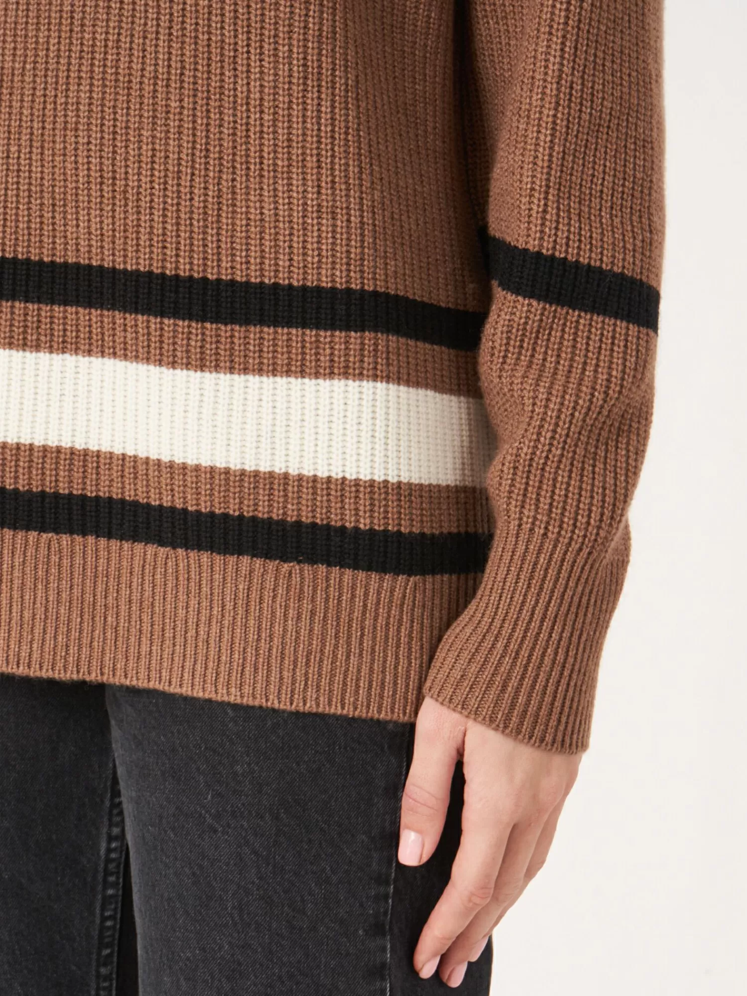 Élégant pull en cachemire pour femme - Col montant avec rayures discrètes | Promotion exclusive