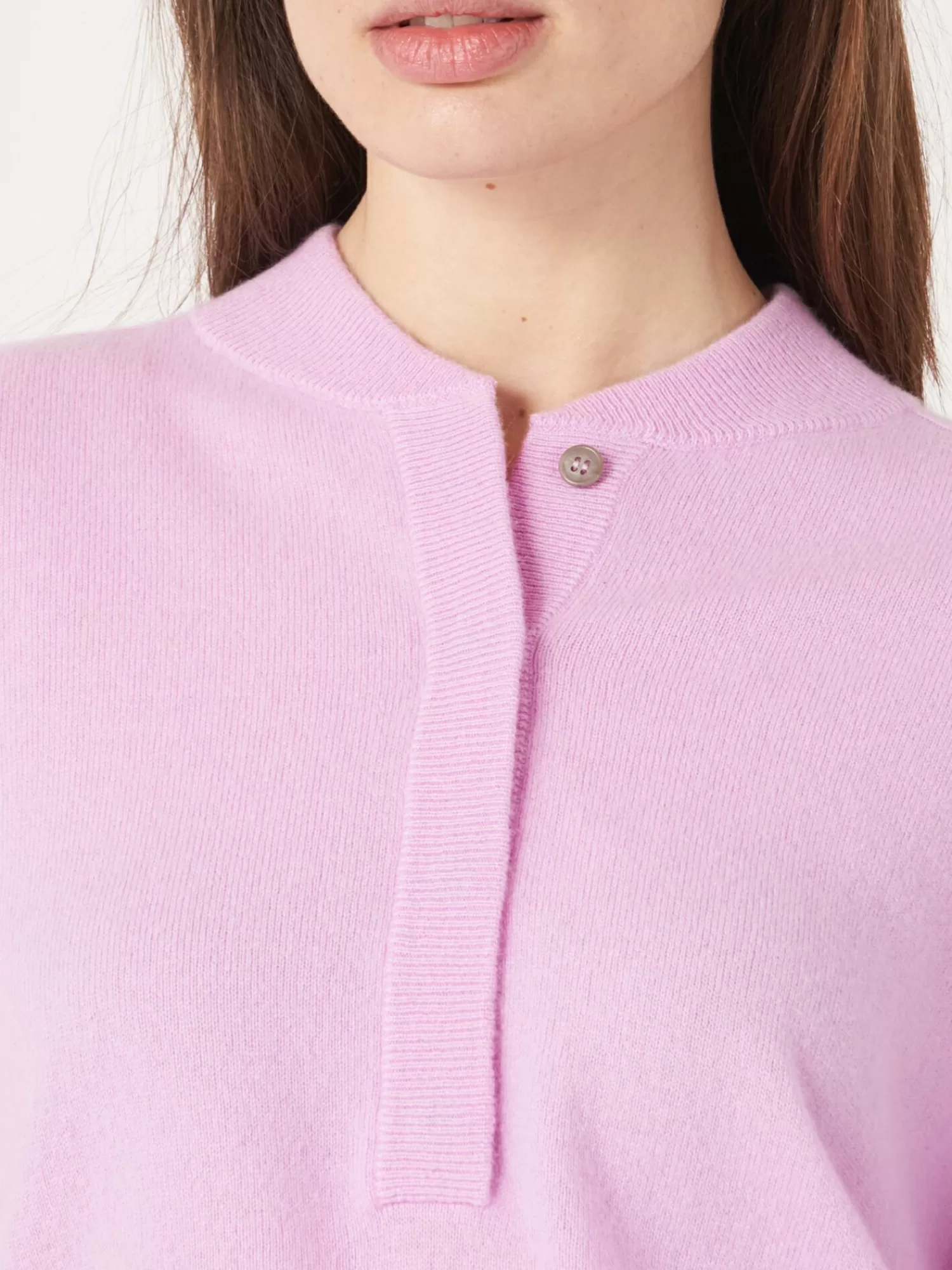 Pull en cachemire féminin - Col rond sportif et fermeture boutonnée asymétrique
