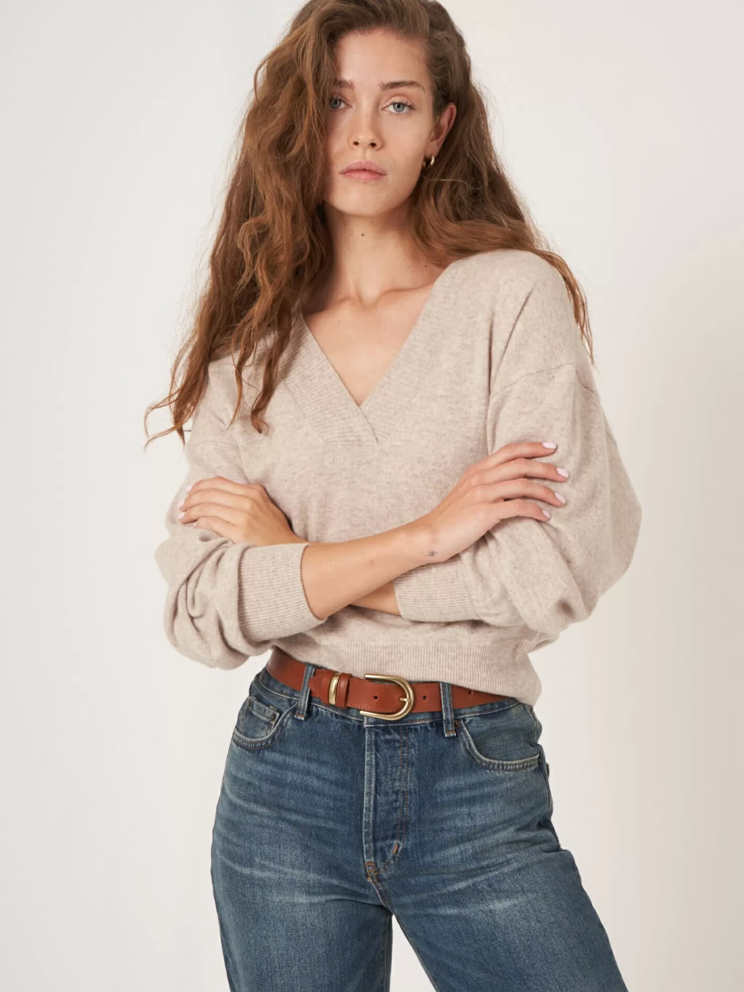 Pull Femme en Cachemire Bio : Col en V Élégant et Nervures Profondes - Promotion Limitée !