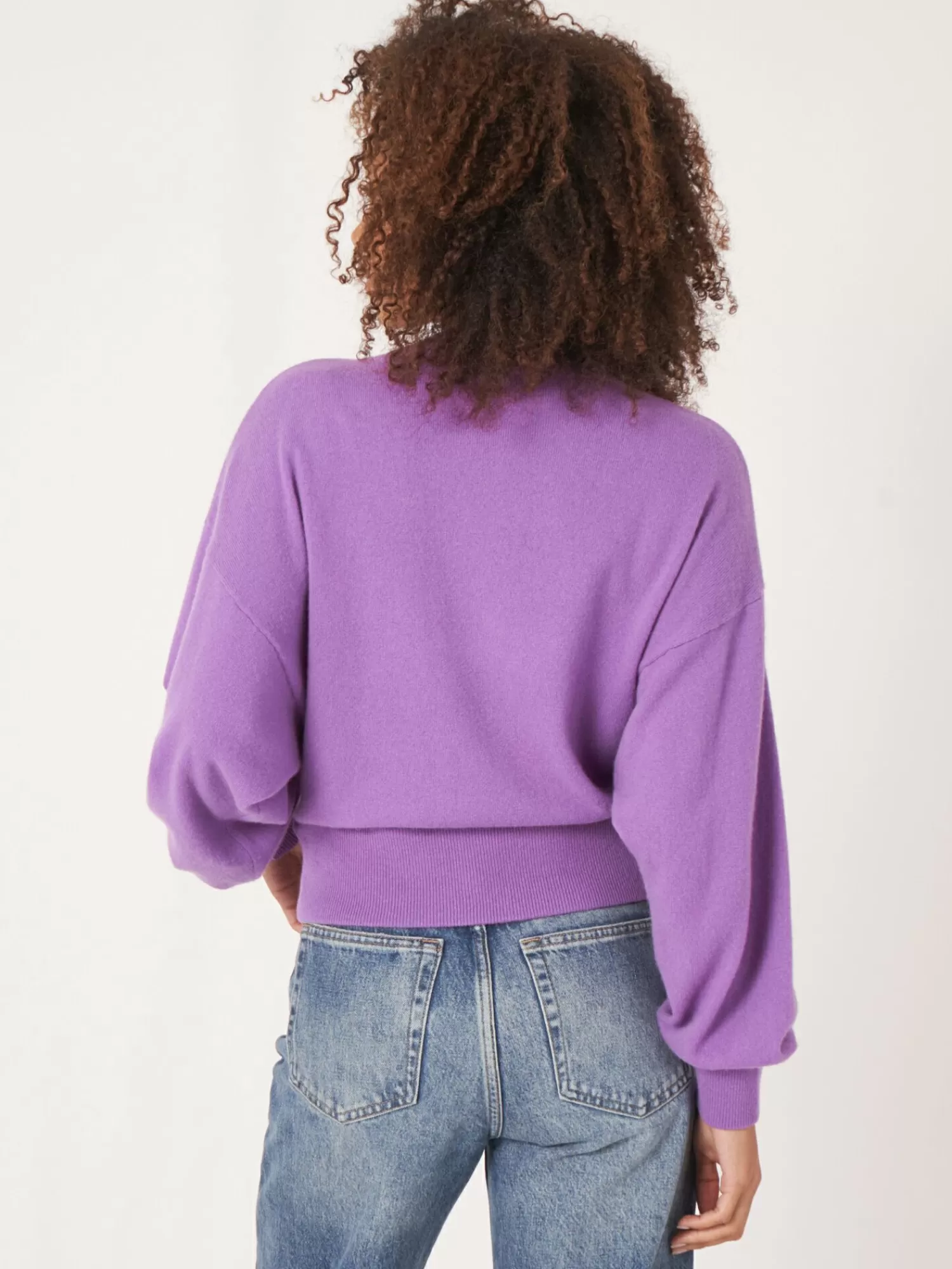 Pull Femme Col en V Profond à Côtes Douces en Cachemire Bio Élégant