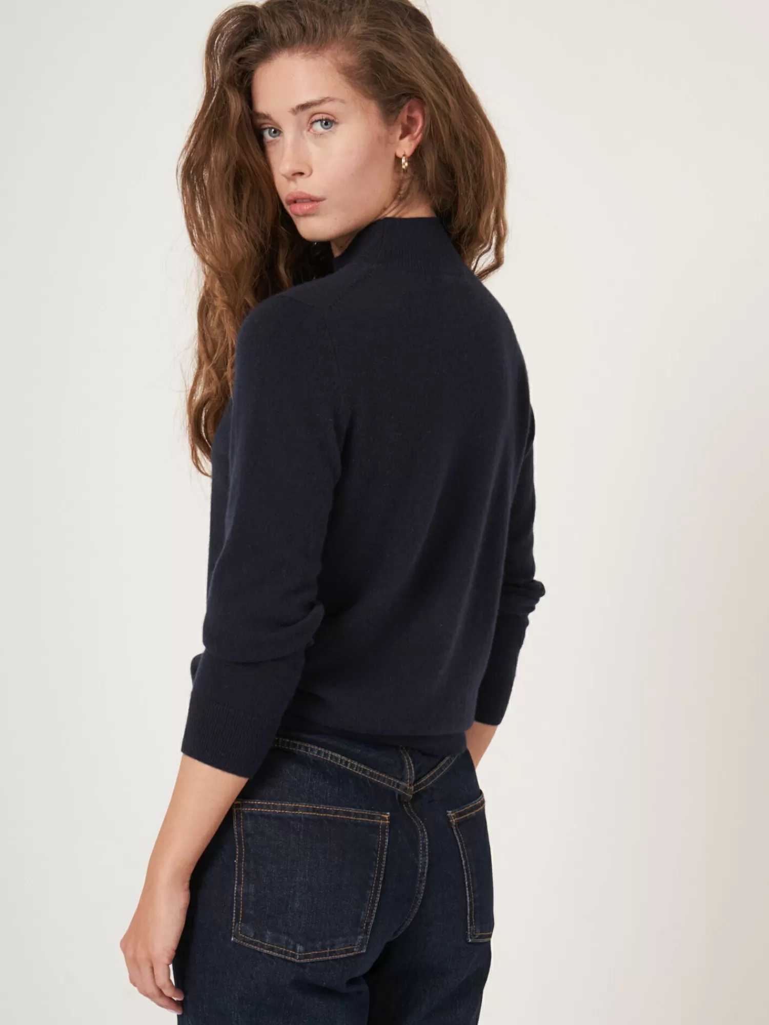 Pull en Cachemire Col Montant - Élégance Douce pour Femme (Modèle Édition Spéciale)