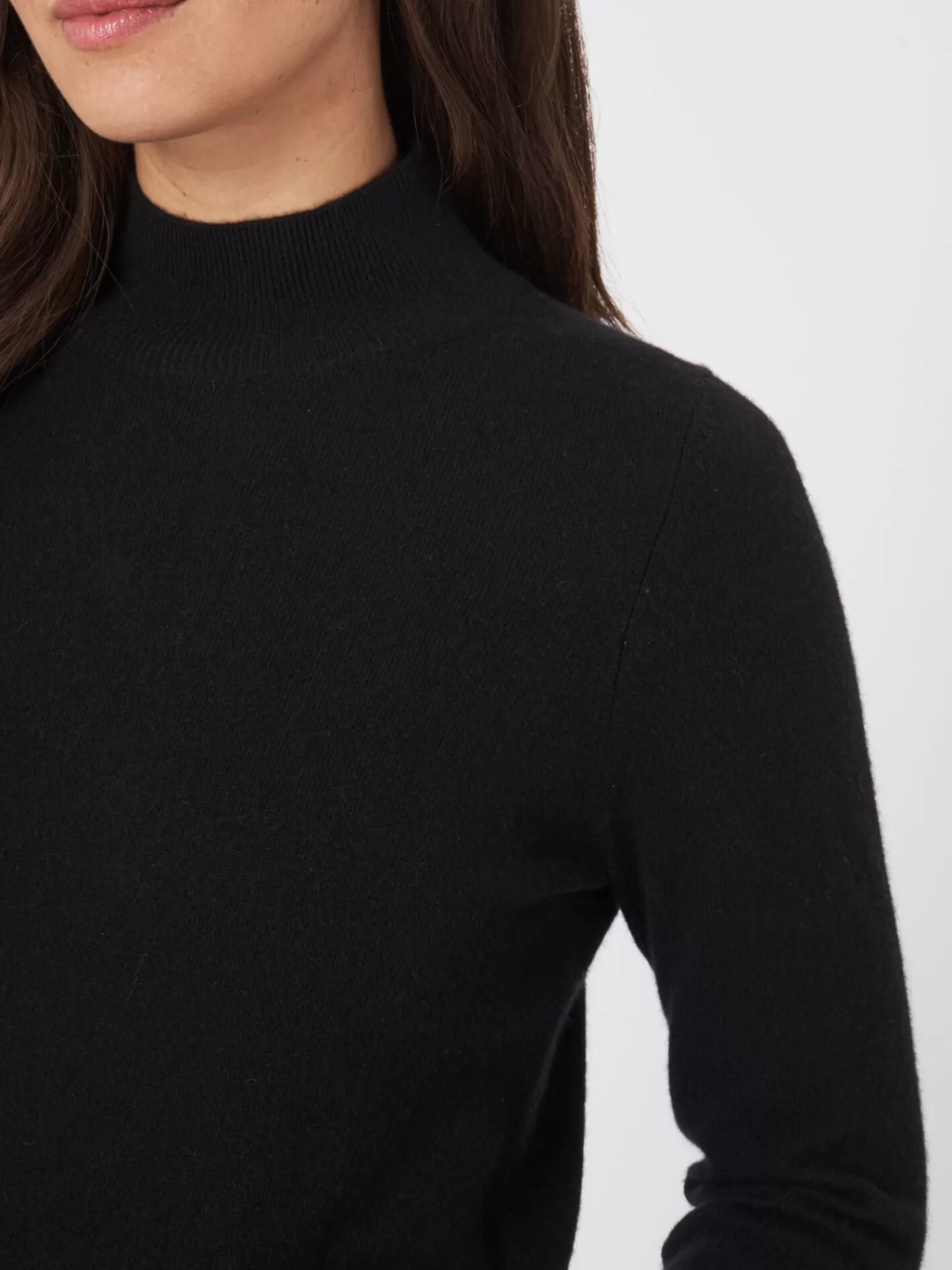 Pull en Cachemire Femme à Col Montant - Soldes Exclusifs sur les Pièces Élégantes