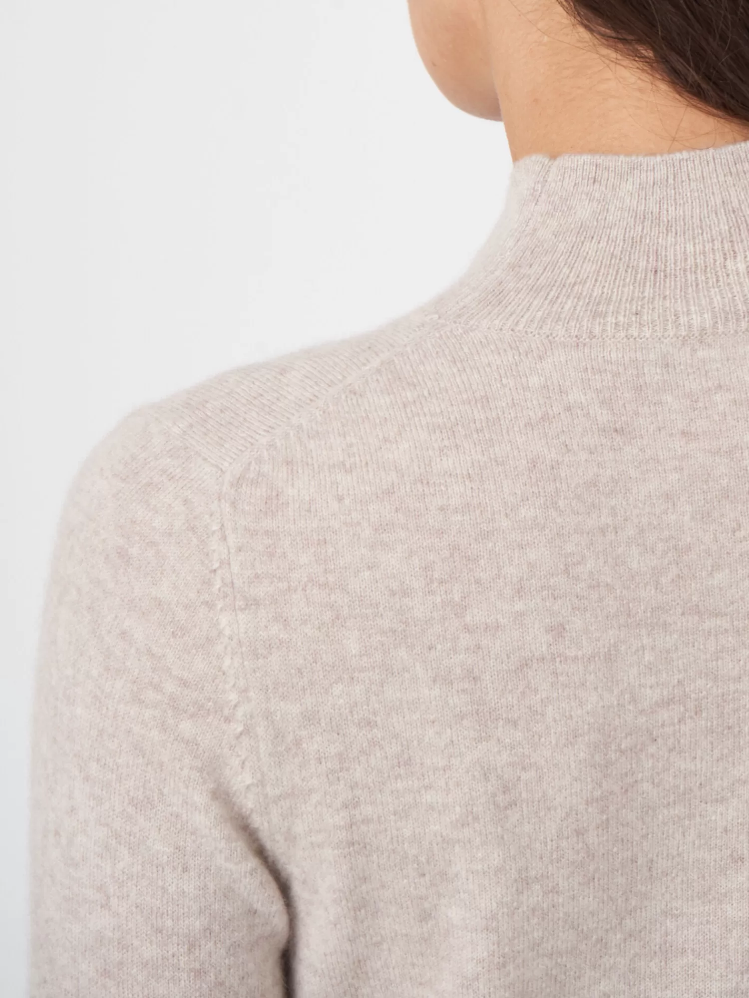 Pull Femme en Cachemire Doux - Col Montant Élégant - Confort Hiver 2024