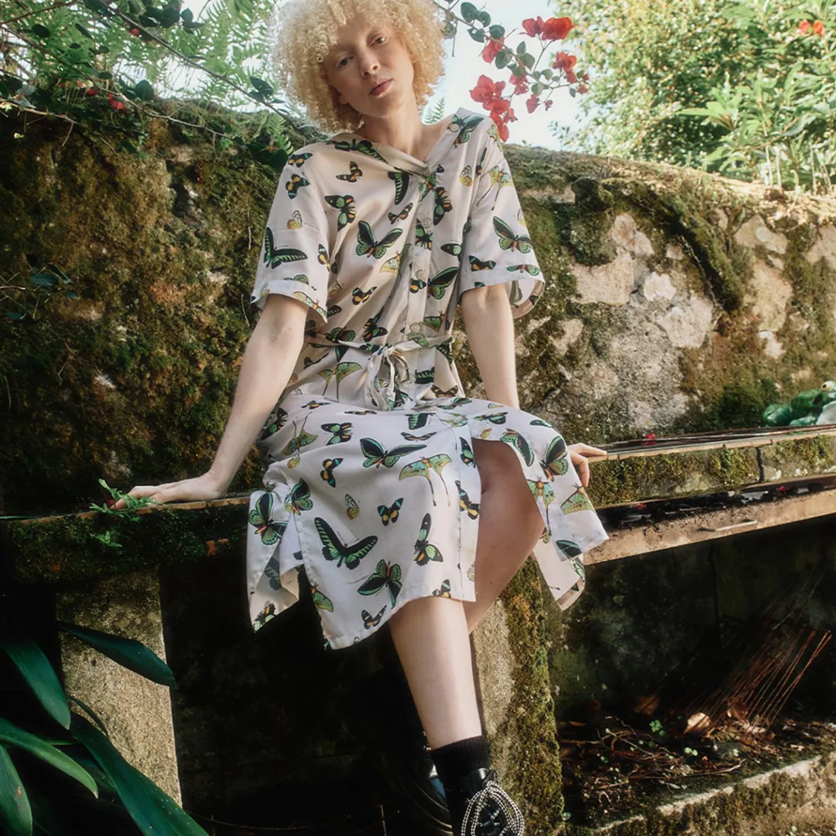 Robe Femme Bornholm - Motif Papillon Printanier en Blanc Crémeux | Collection Exclusive en Promotion