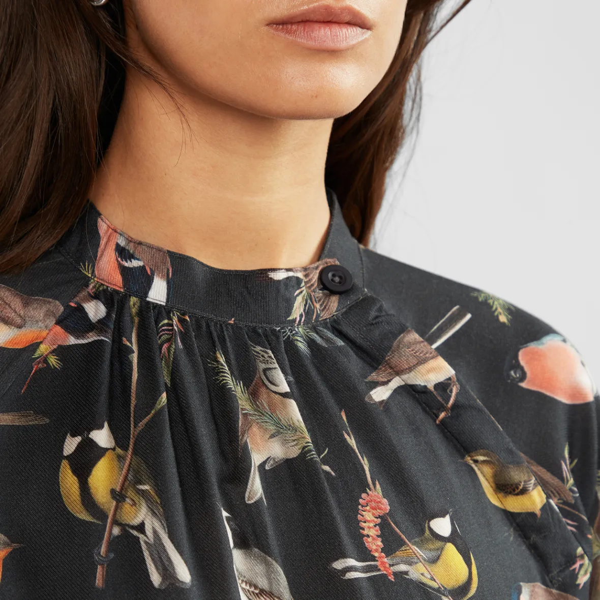 Robe Femme Automne - Motifs Oiseaux Élégants en Noir | Collection Sunne à Petit Prix