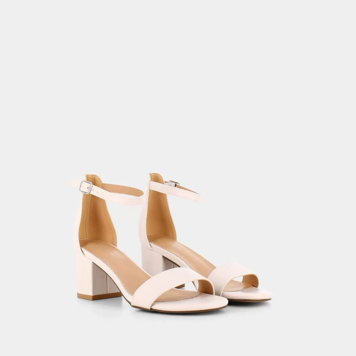 Sandales confortables SHEEN DY-E23D02 - Nuances de beige printanières  
Modèle léger en cuir souple - Idéal pour les looks décontractés  
Prix doux pour votre garde-robe estivale