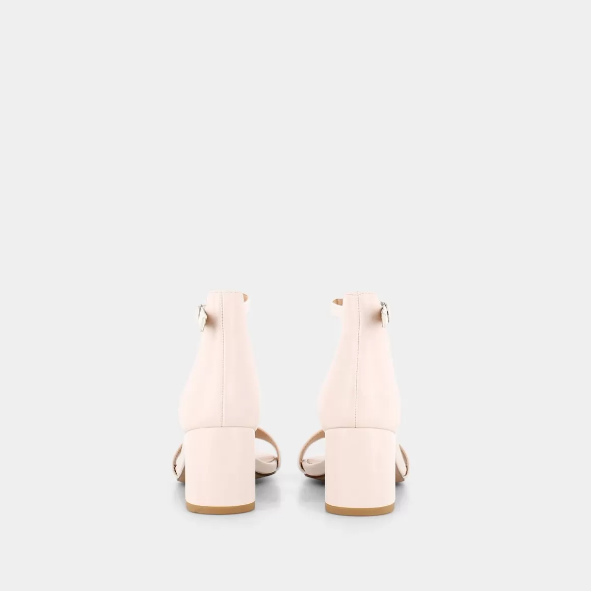 Sandales confortables SHEEN DY-E23D02 - Nuances de beige printanières  
Modèle léger en cuir souple - Idéal pour les looks décontractés  
Prix doux pour votre garde-robe estivale