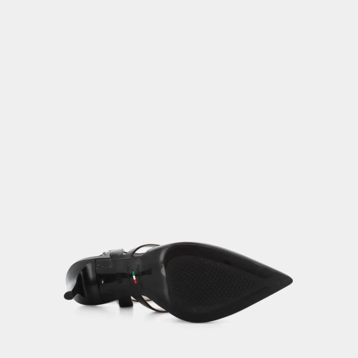 Sandales NERO GIARDINI - Modèle E21833 en Cuir Souple Noir  
Chaussures d'été élégantes à enfiler  
Design italien intemporel pour femme  
Confort optimal avec semelle texturée