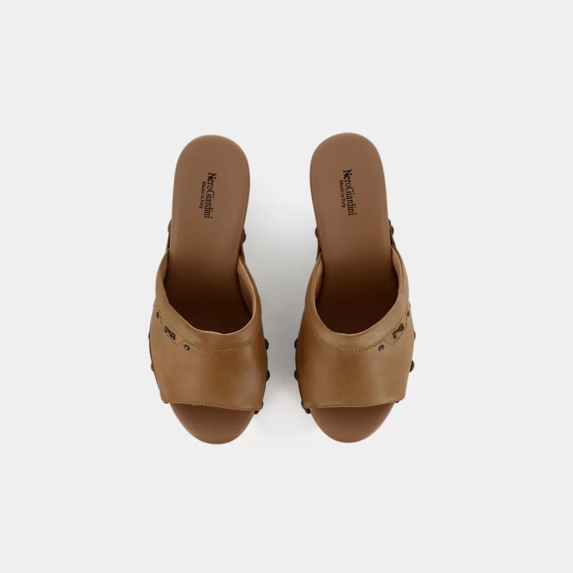 Sandales NERO GIARDINI en cuir véritable - Modèle E218640D marron clair en promotion