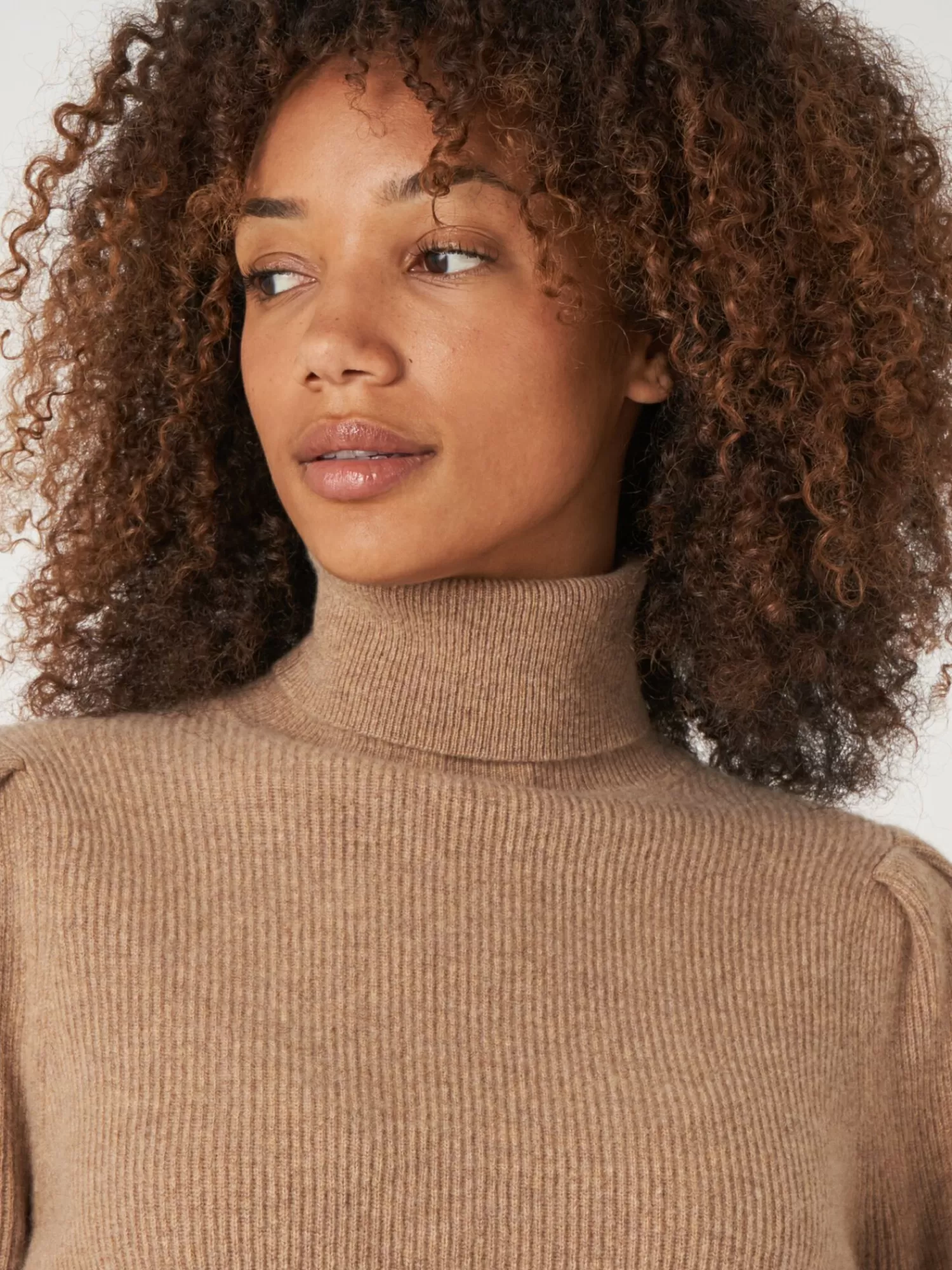 Pull Femme en Cachemire Doux à Col Montant - Tricotage Fin pour un Confort Optimal